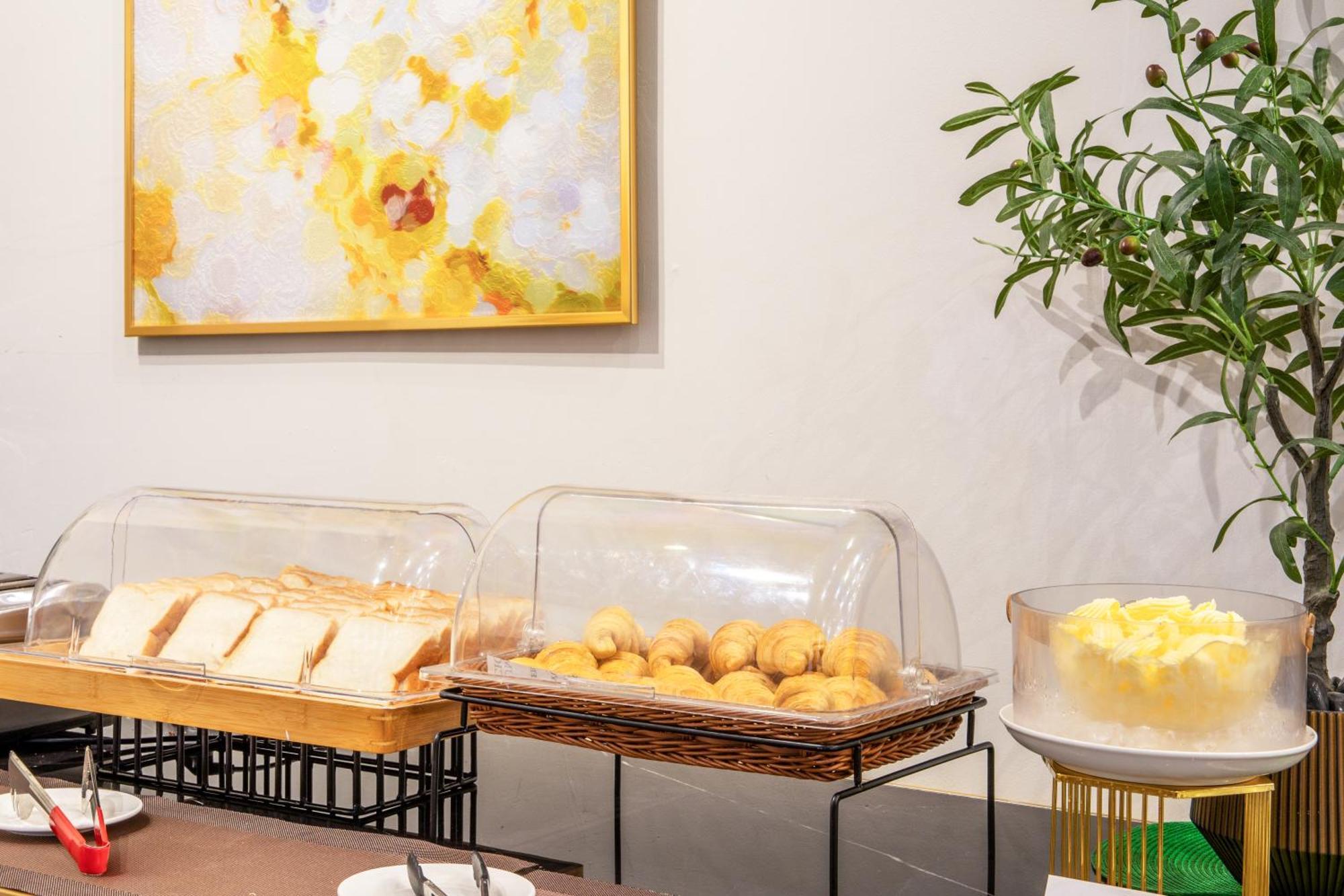 Hotel Surestay By Western Iconic Ari-jatujak 4*
