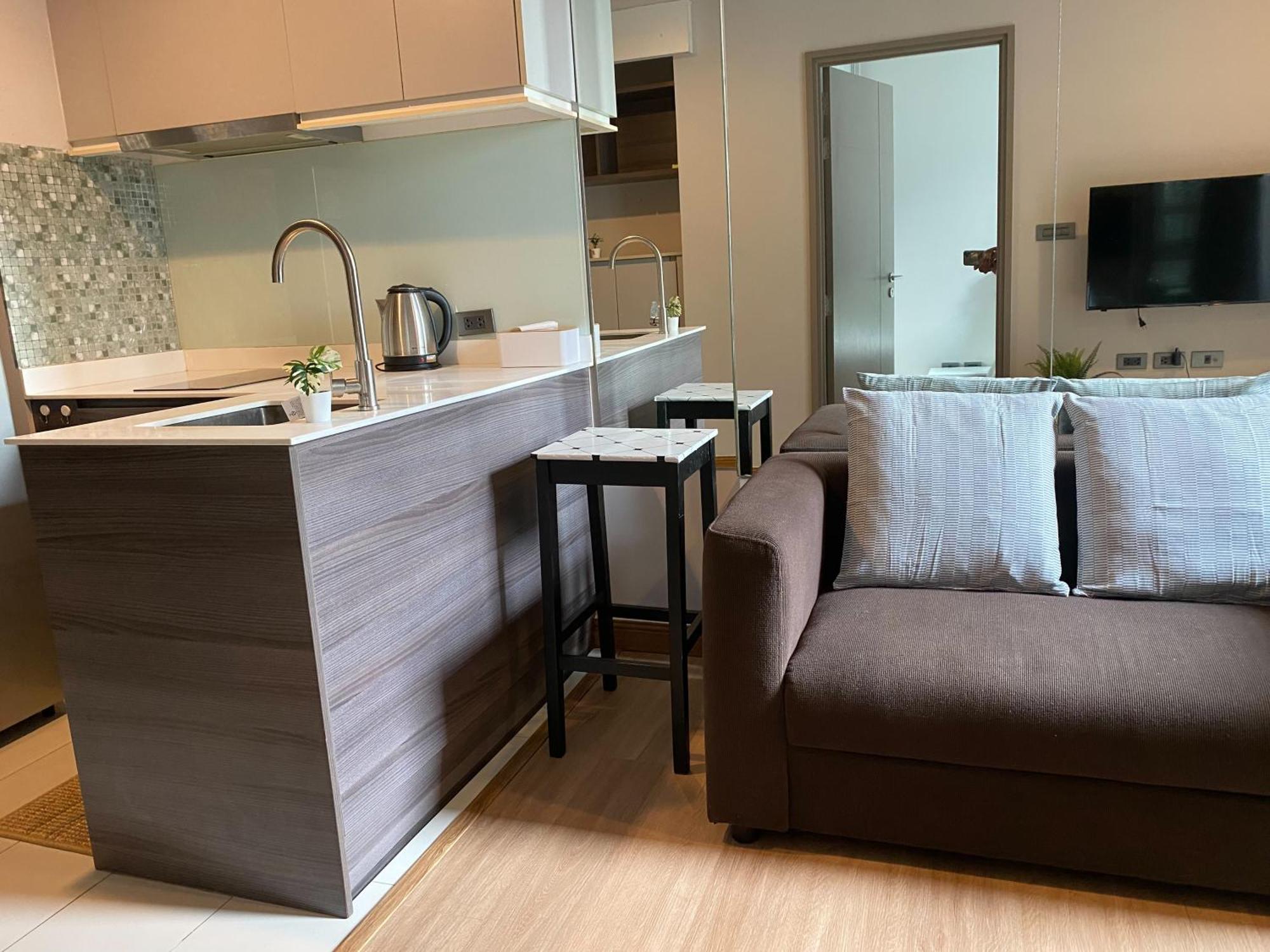 Ceil By Sansiri Bts Ekamai Shuttle To Bts Ekamai , Gateway Mall , Major Cineplex Mid City. Great Place To Explore Apartment