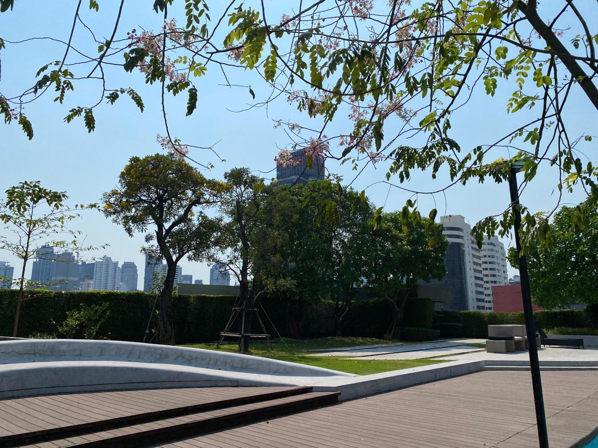 Ceil By Sansiri Bts Ekamai Shuttle To Bts Ekamai , Gateway Mall , Major Cineplex Mid City. Great Place To Explore Apartment