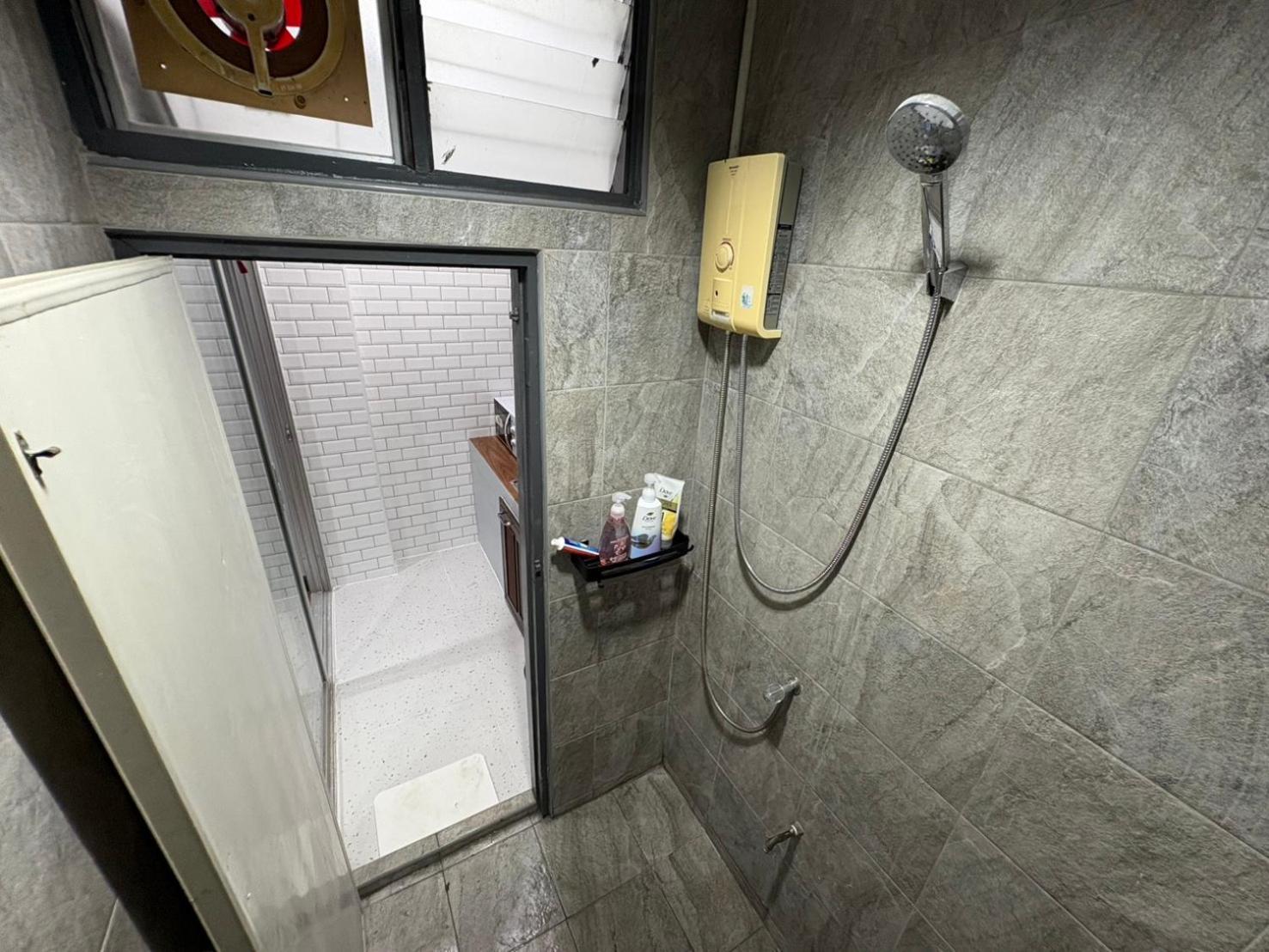 Grey Rama Iii Apartment *
