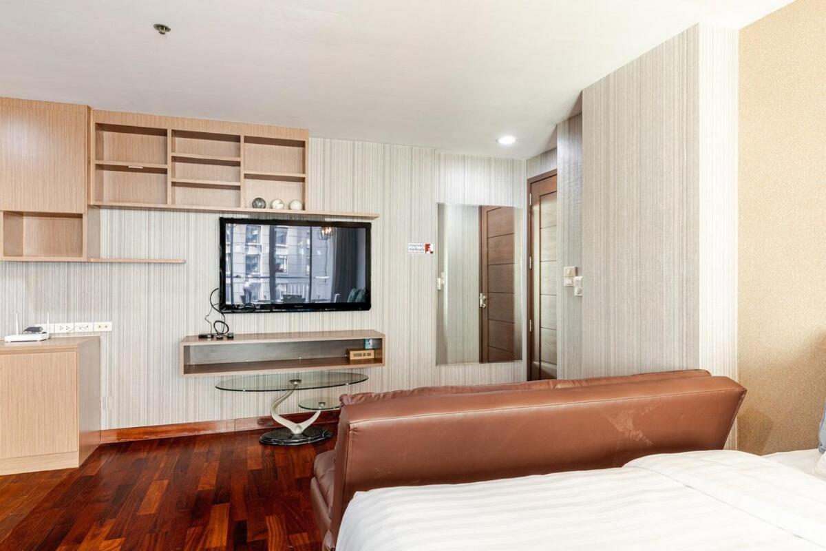 Large With 2beds Bts Chitlom Sukhumvit Bkk Apartment