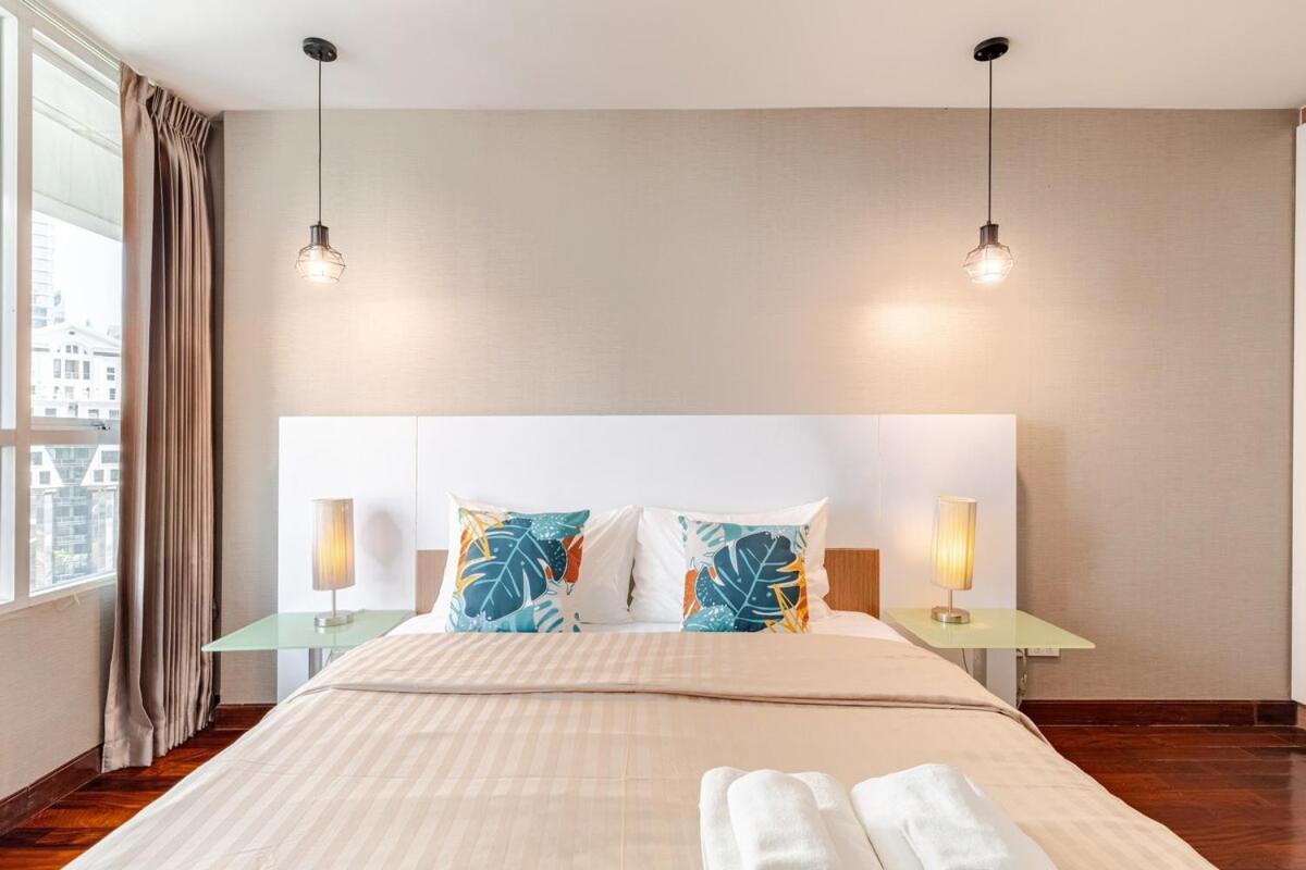 Large With 2beds Bts Chitlom Sukhumvit Bkk *
