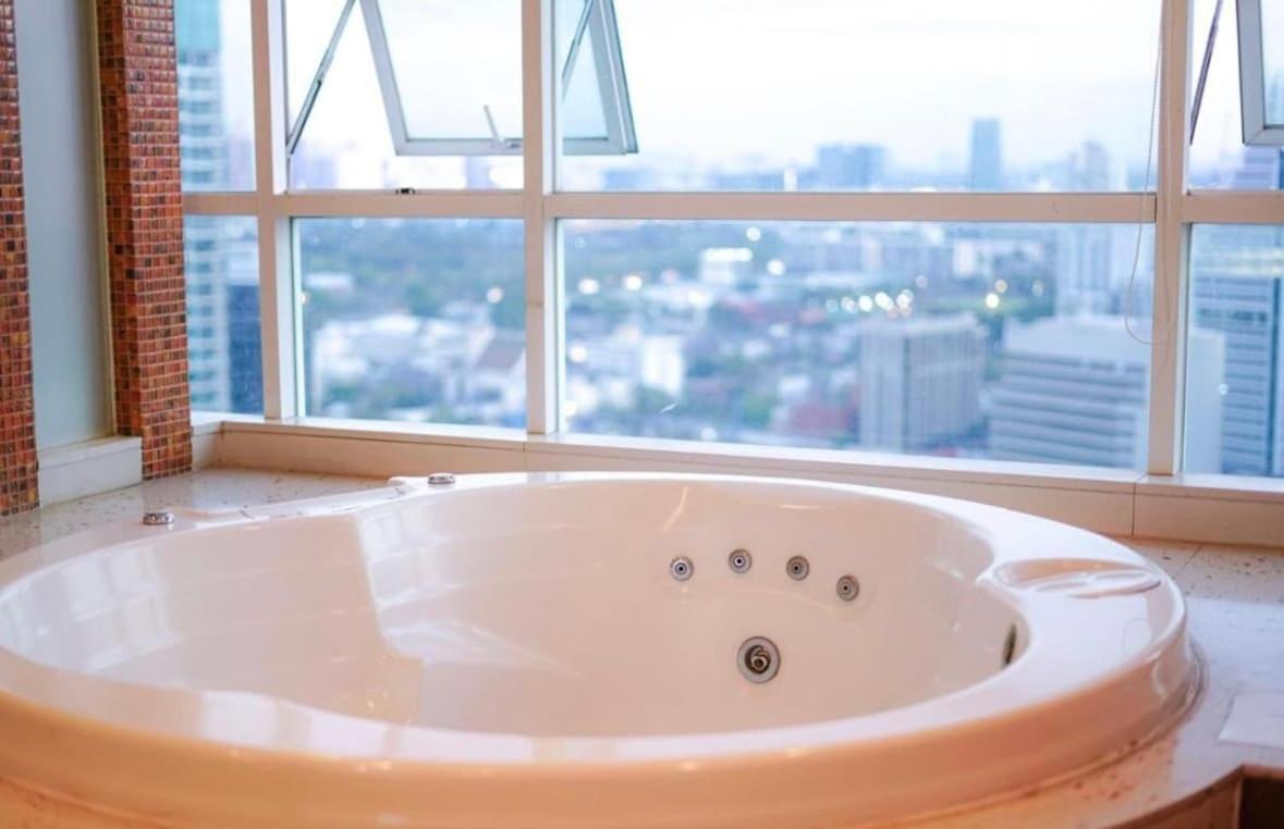 Apartment Large With 2beds Bts Chitlom Sukhumvit Bkk *