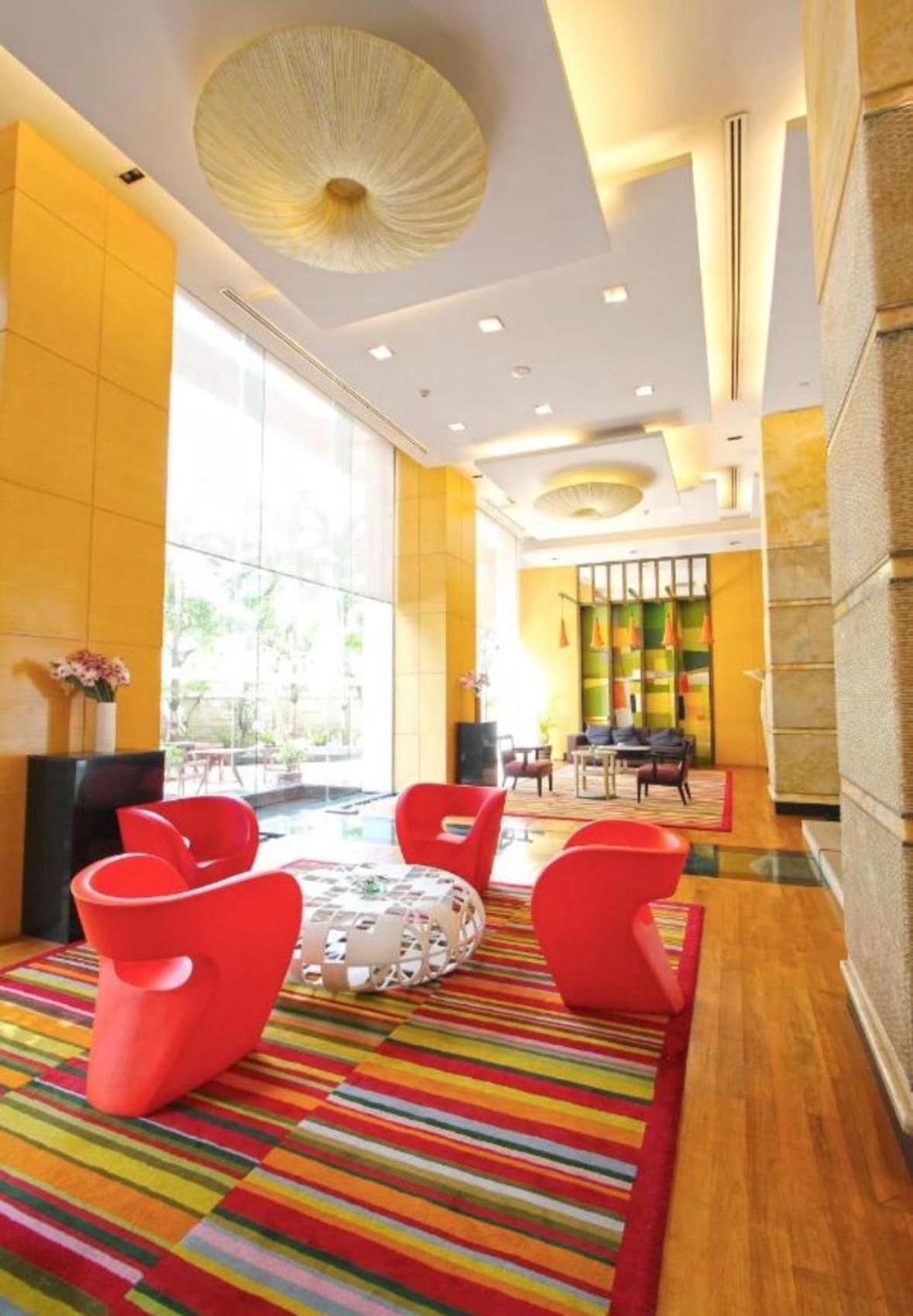 Large With 2beds Bts Chitlom Sukhumvit Bkk Bangkok