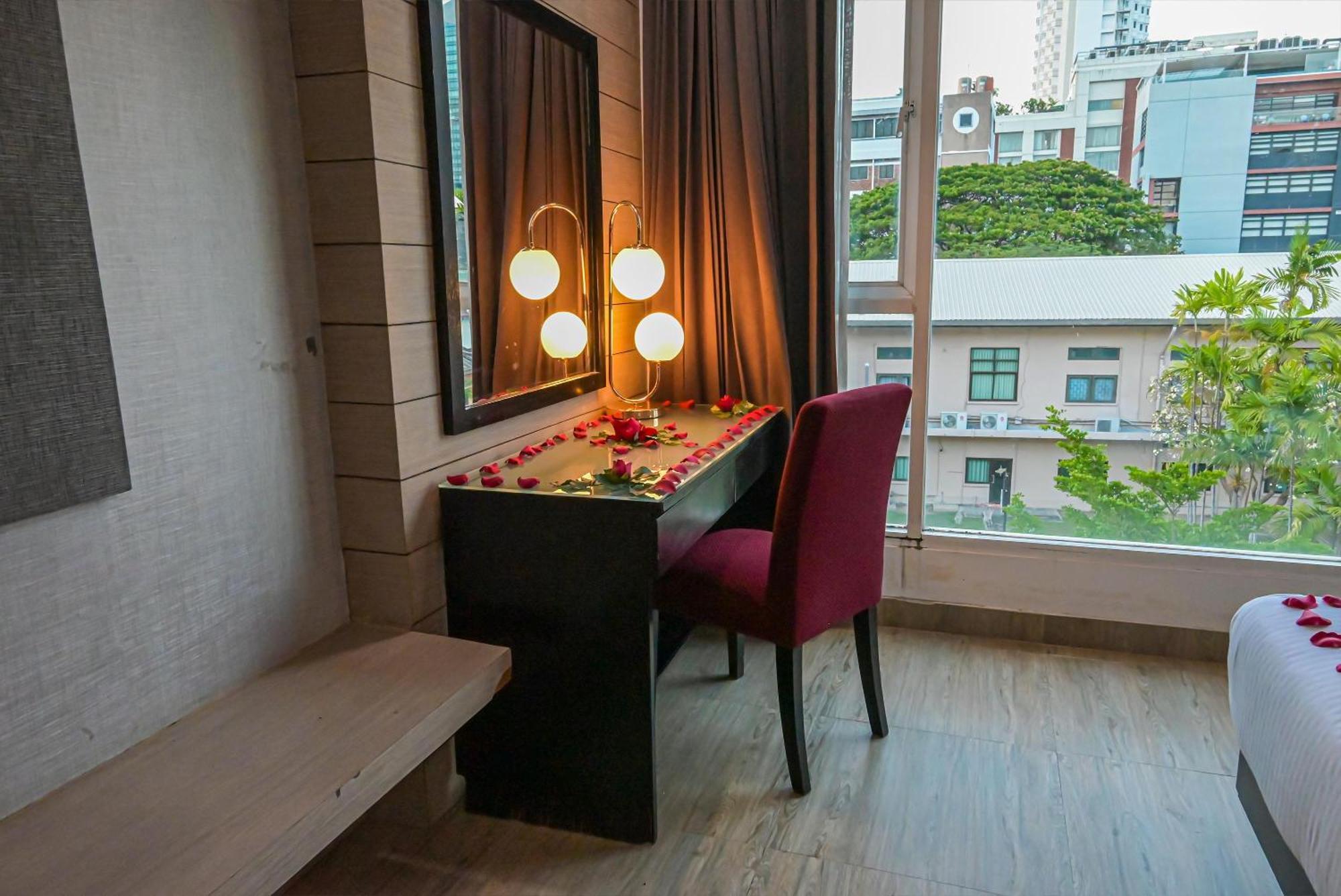 Boss Nana Hotel