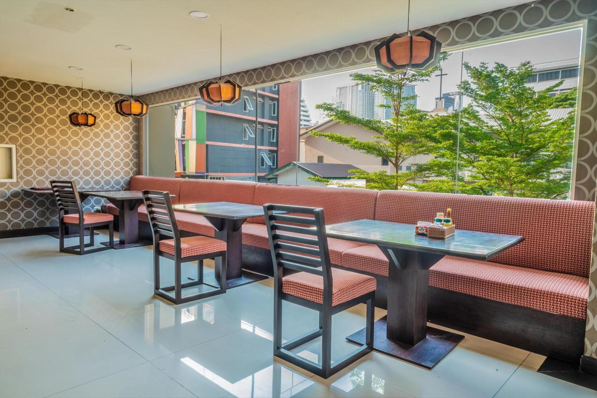 Boss Nana Hotel 4*