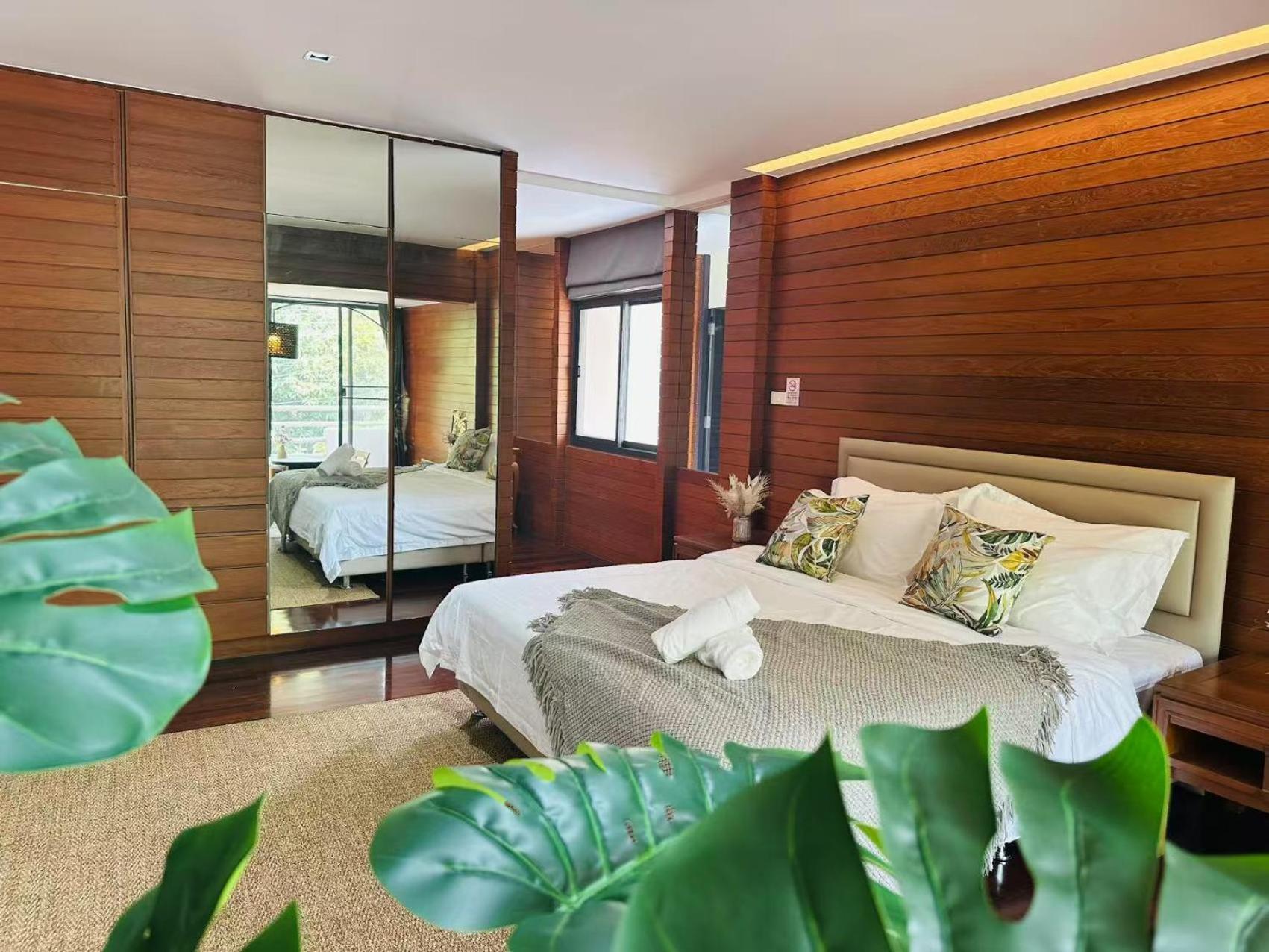 5br With Private Pool Sukhumvit 10mins Bts Bangkok