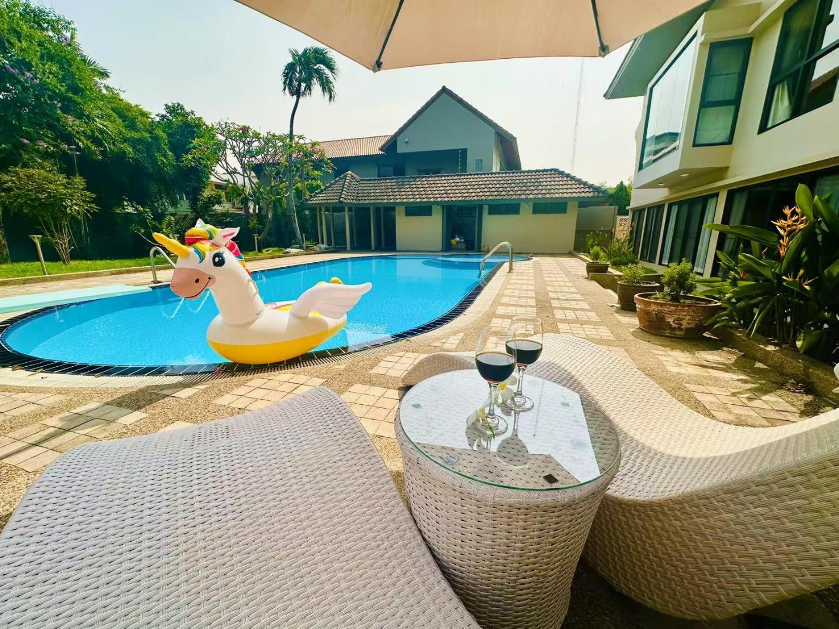 Villa 5br With Private Pool Sukhumvit 10mins Bts