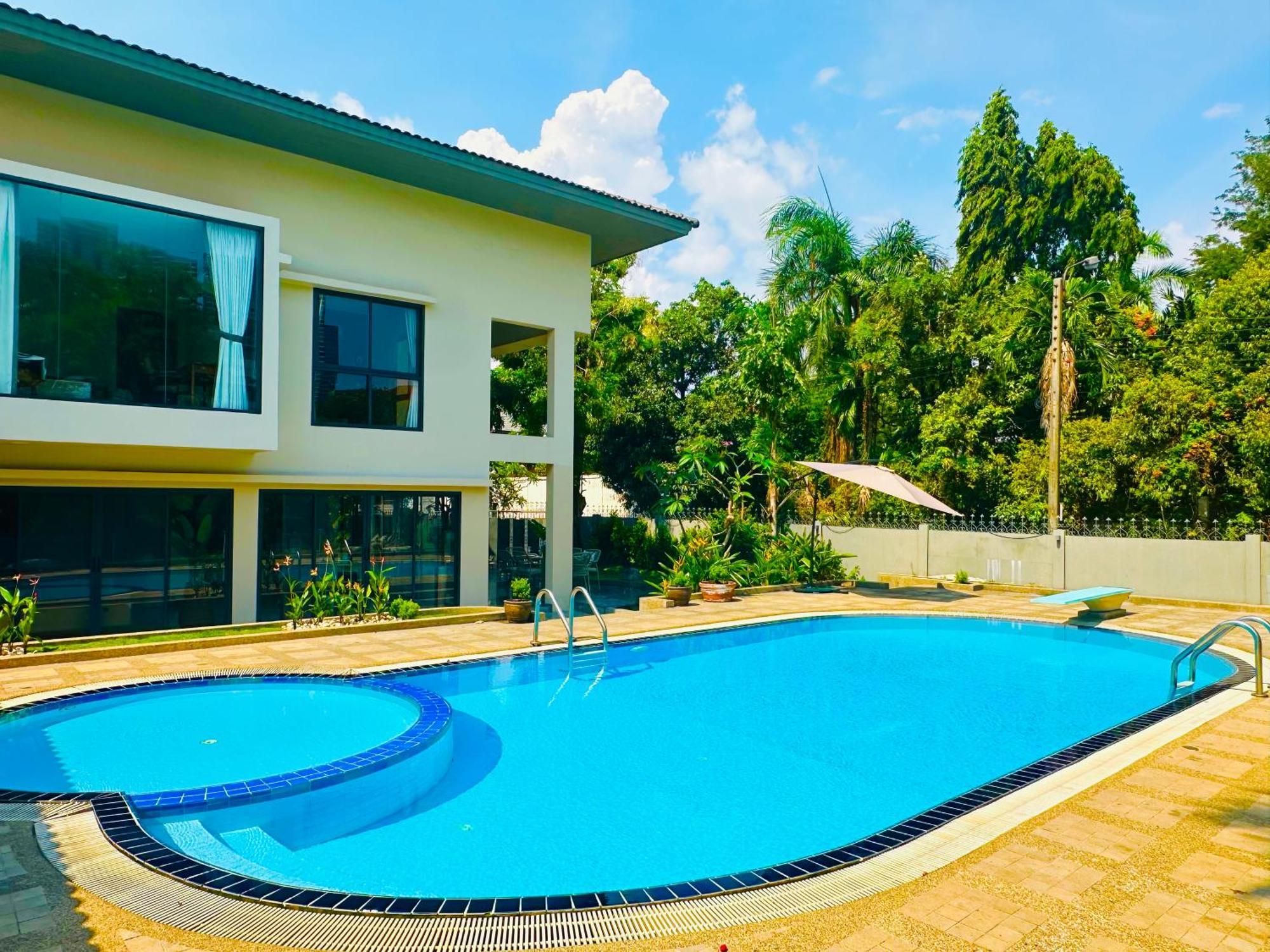 5br With Private Pool Sukhumvit 10mins Bts
