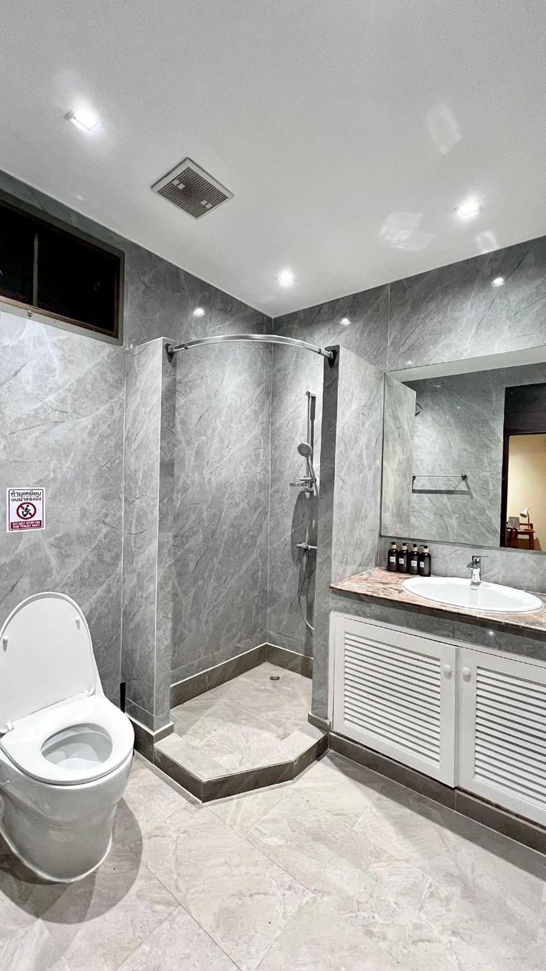 5br With Private Pool Sukhumvit 10mins Bts