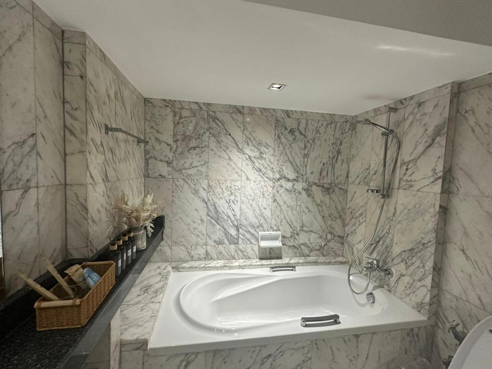 5br With Private Pool Sukhumvit 10mins Bts *