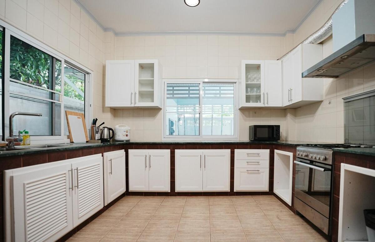 Villa 906 Center Single Pool Bts Asok 5 Bedrooms 6 Bathrooms