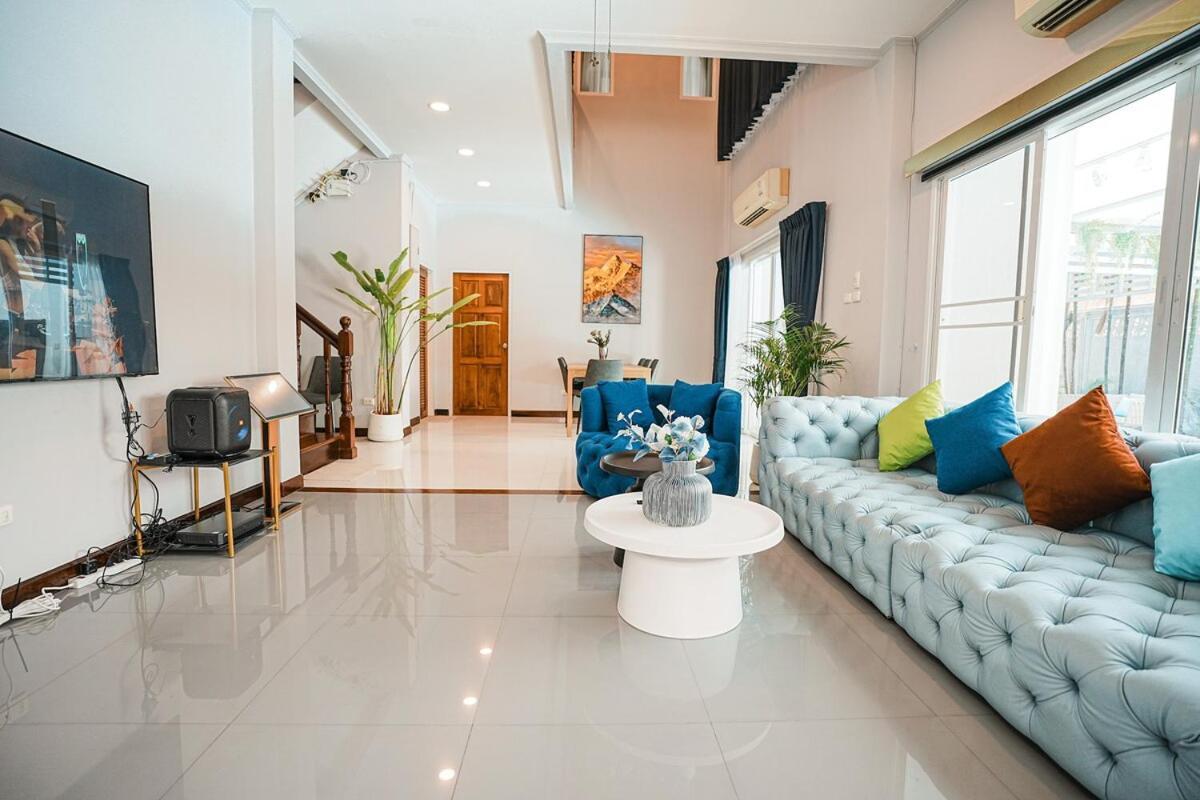 Villa 906 Center Single Pool Bts Asok 5 Bedrooms 6 Bathrooms Bangkok