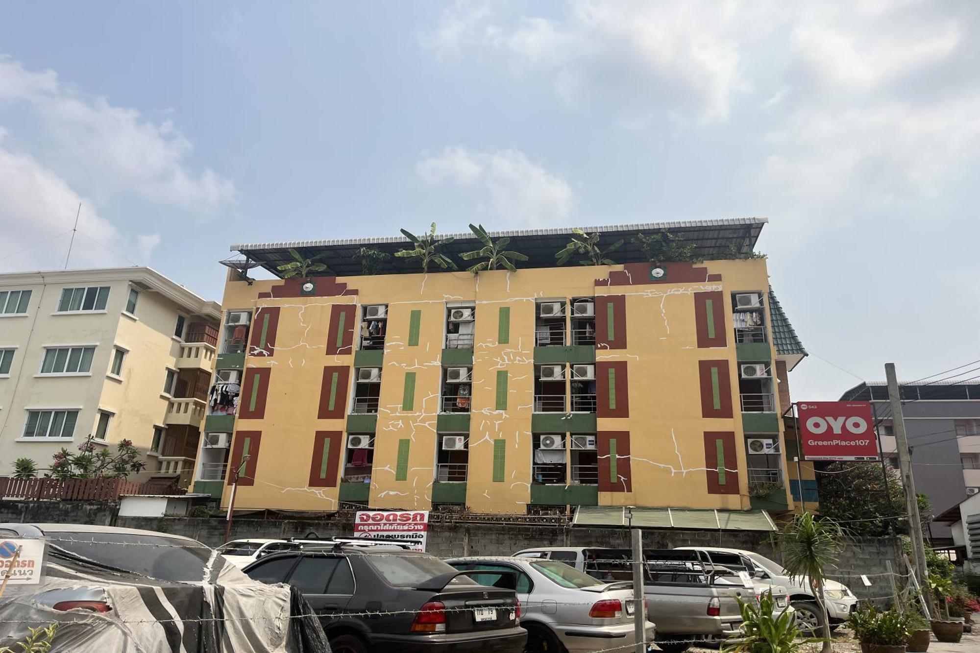 Place 107 Apartment