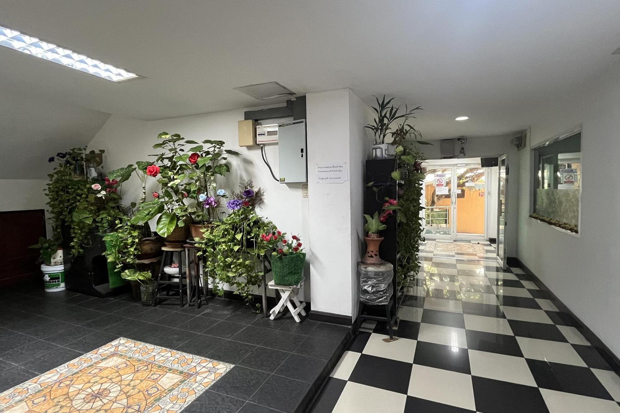 Place 107 Apartment *