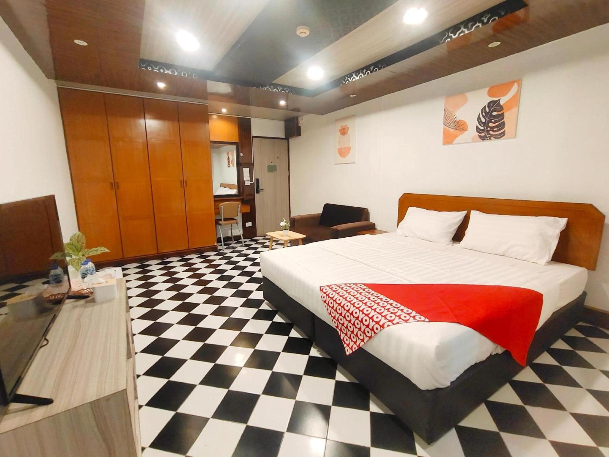 Hotel Oyo 75446 Travis Inthamara 49 Bangkok