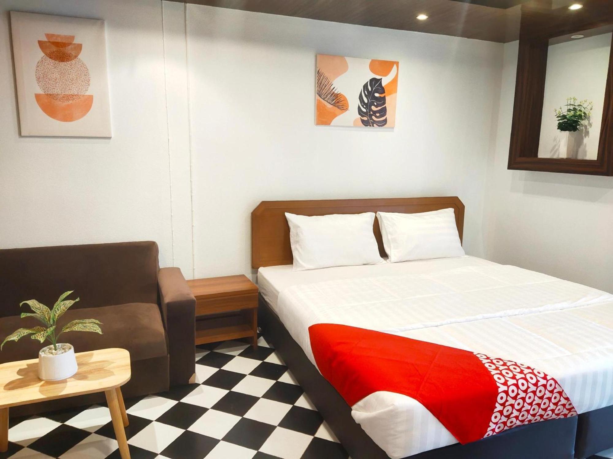 Hotel Oyo 75446 Travis Inthamara 49 Bangkok