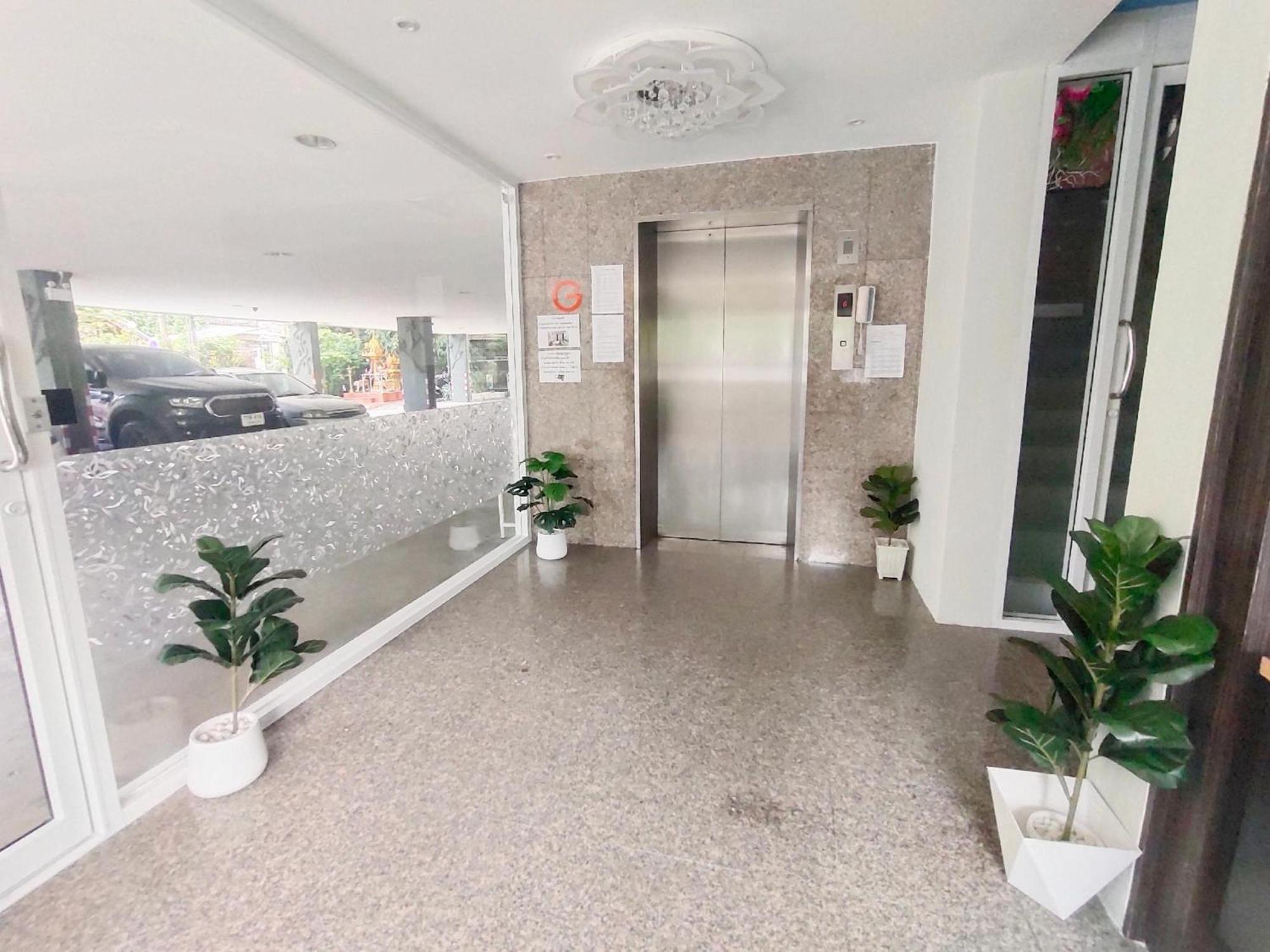 Hotel Oyo 75446 Travis Inthamara 49