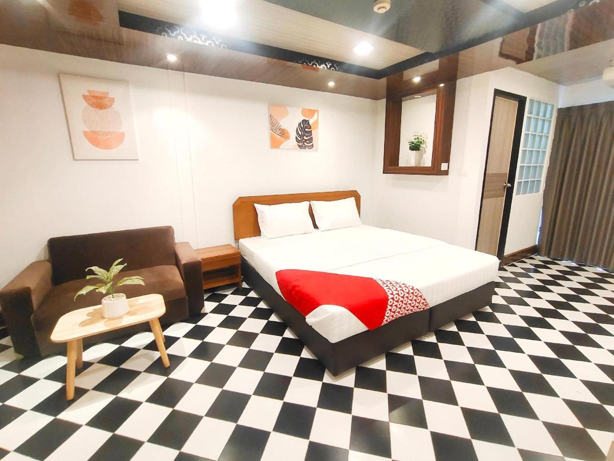 Hotel Oyo 75446 Travis Inthamara 49 Bangkok