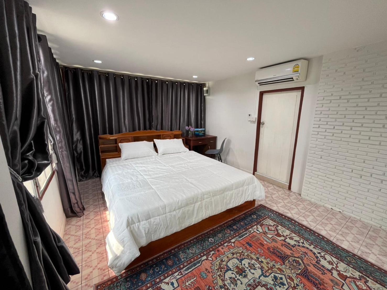 Baan Saen Saran Apartment *