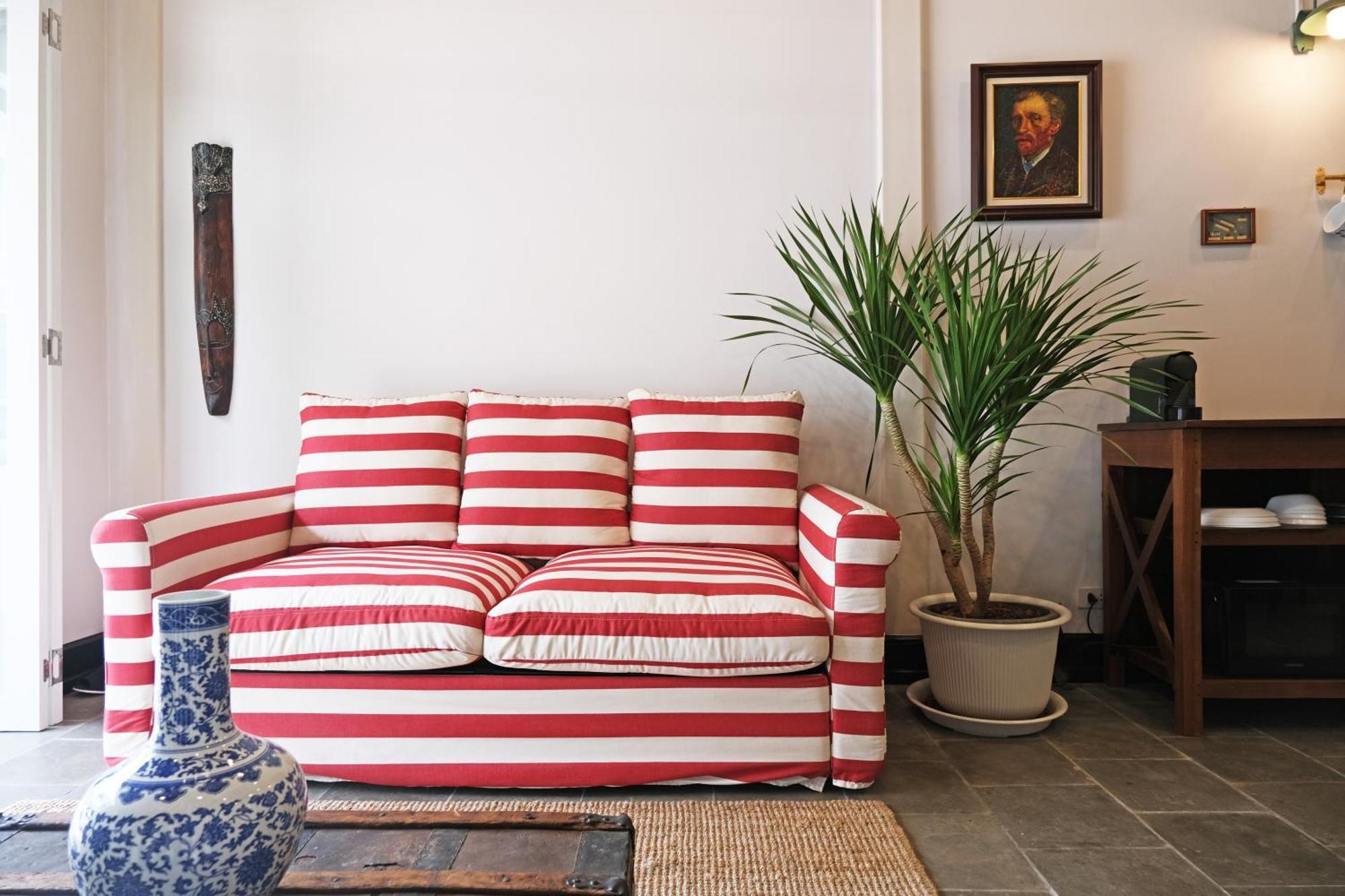 Cozy Artist Gem In Chinatown, Stroll To Mrt & Apartment *