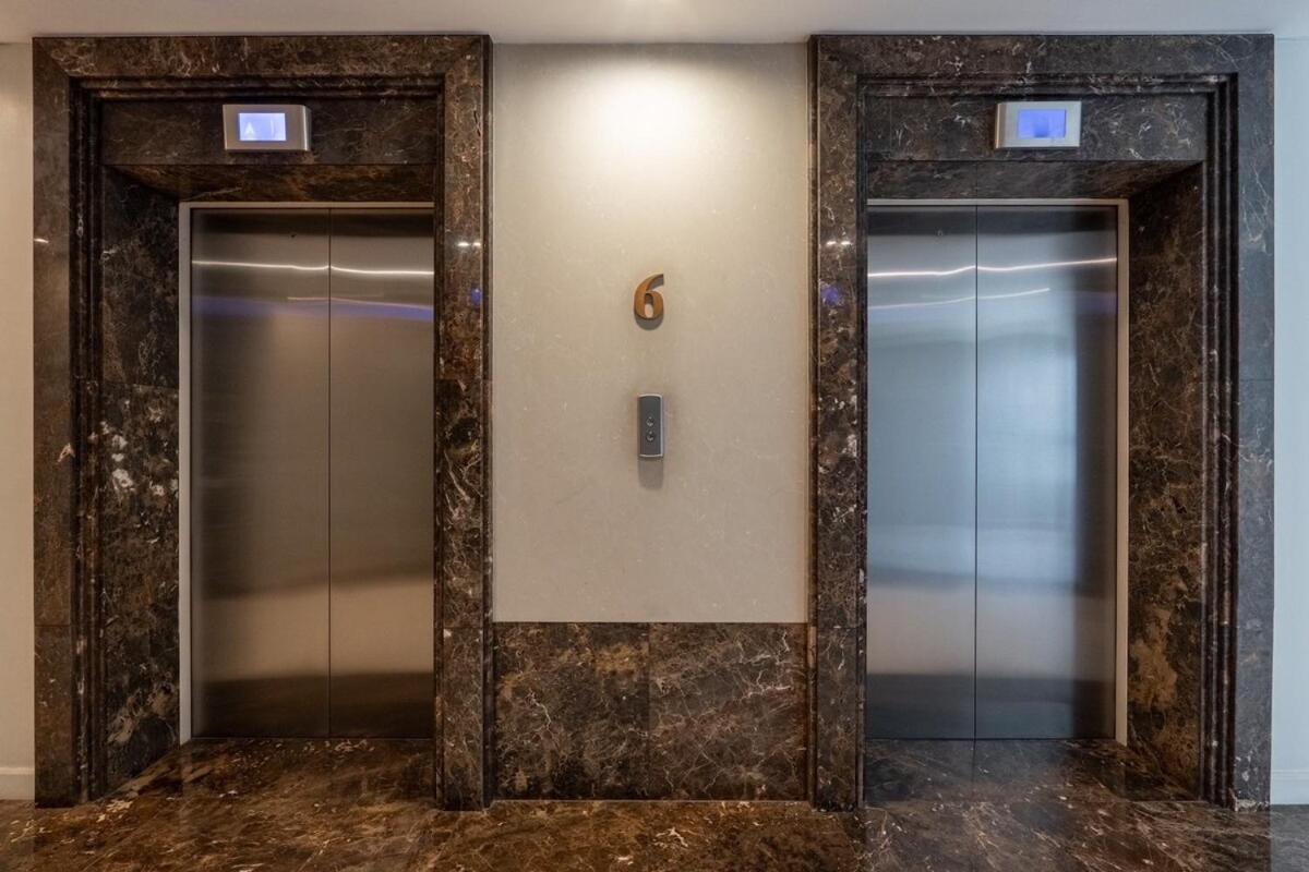 Luxury Prime Thong Lor - Fast Wifi, Gym&pool Apartment