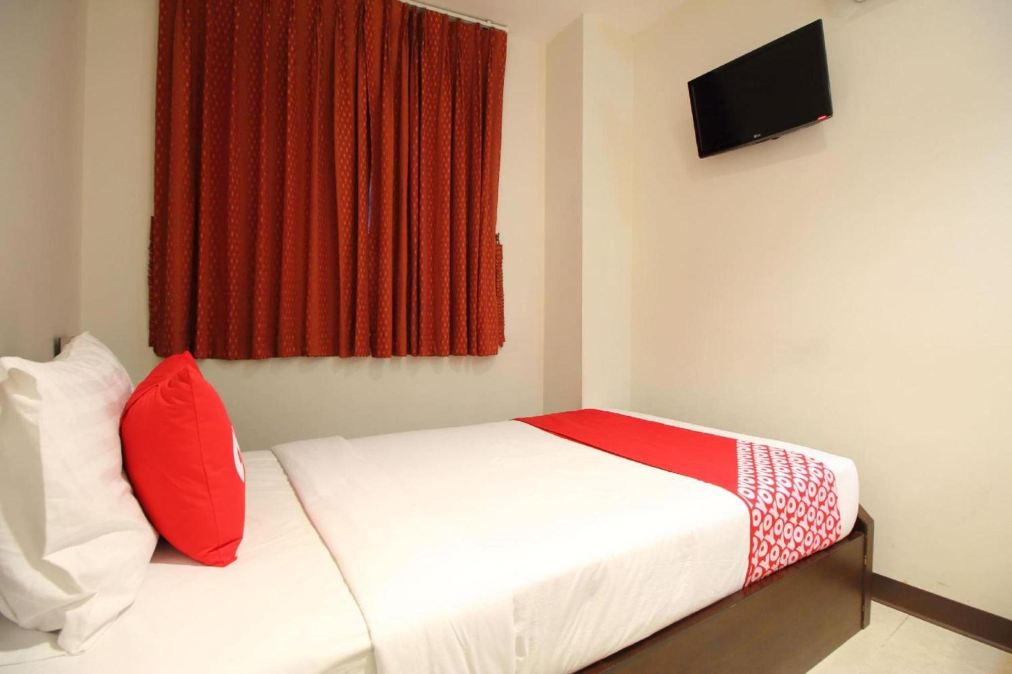 Hotel Super Oyo 484 Pannee Khaosan Sha 3*