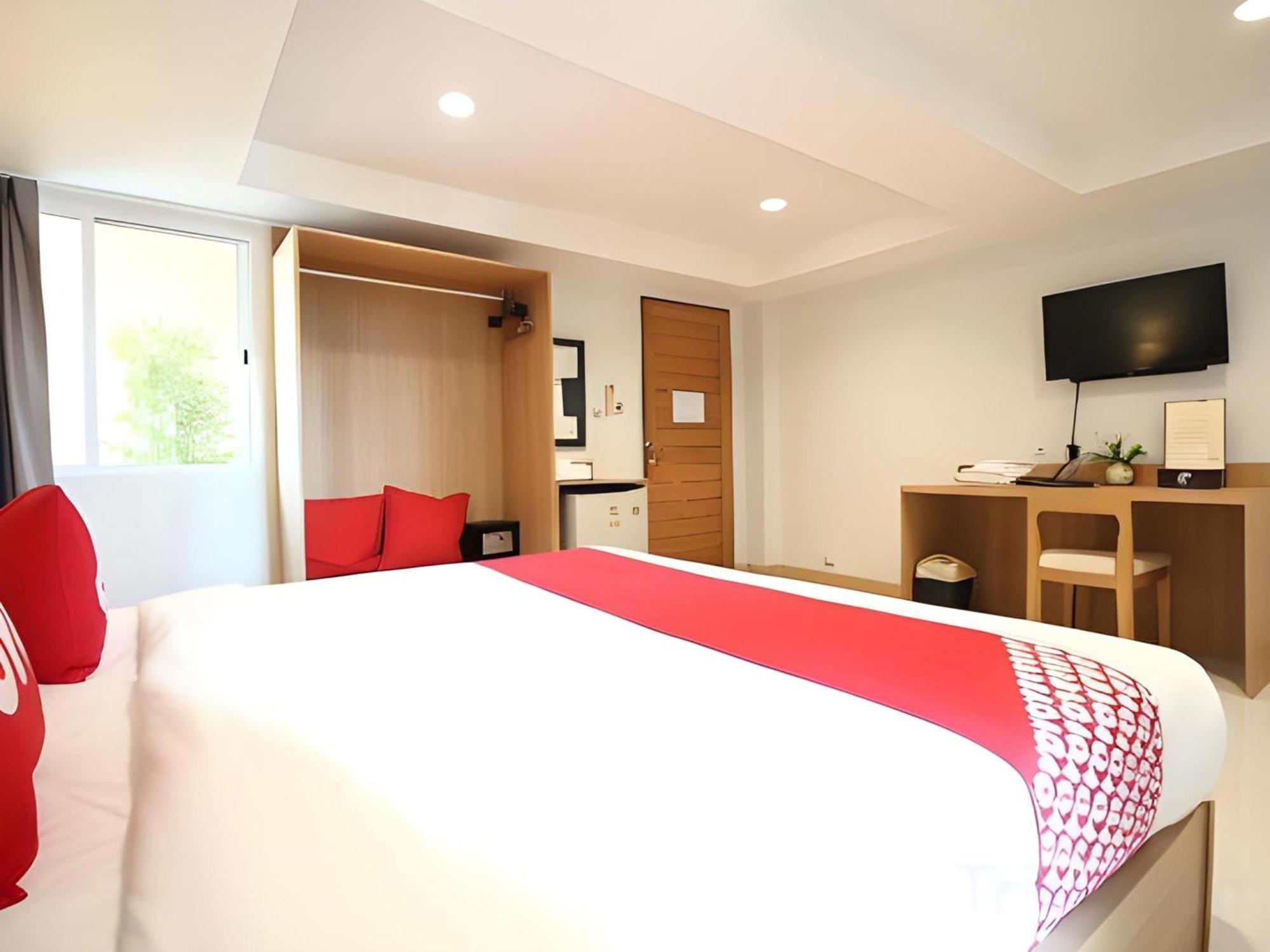 Super Oyo 484 Pannee Khaosan Sha 3*