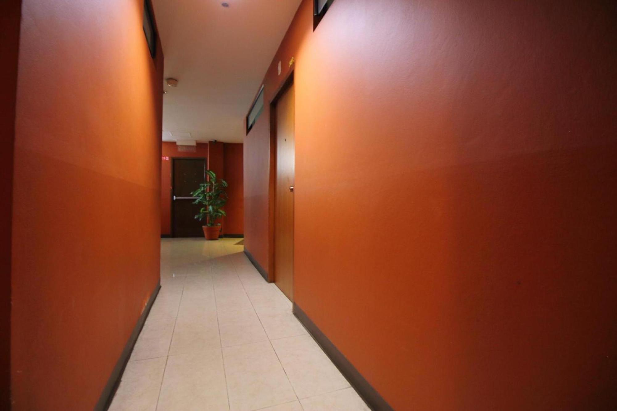 Super Oyo 484 Pannee Khaosan Sha Hotel Bangkok