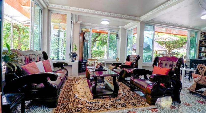 Oyo 750 Baan Suan Ampond 2*