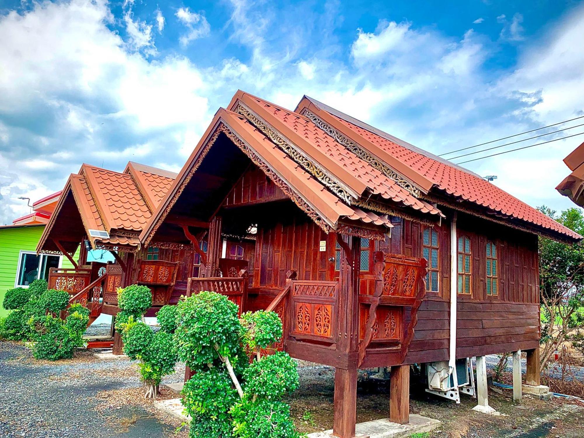 Chai Na Hotel