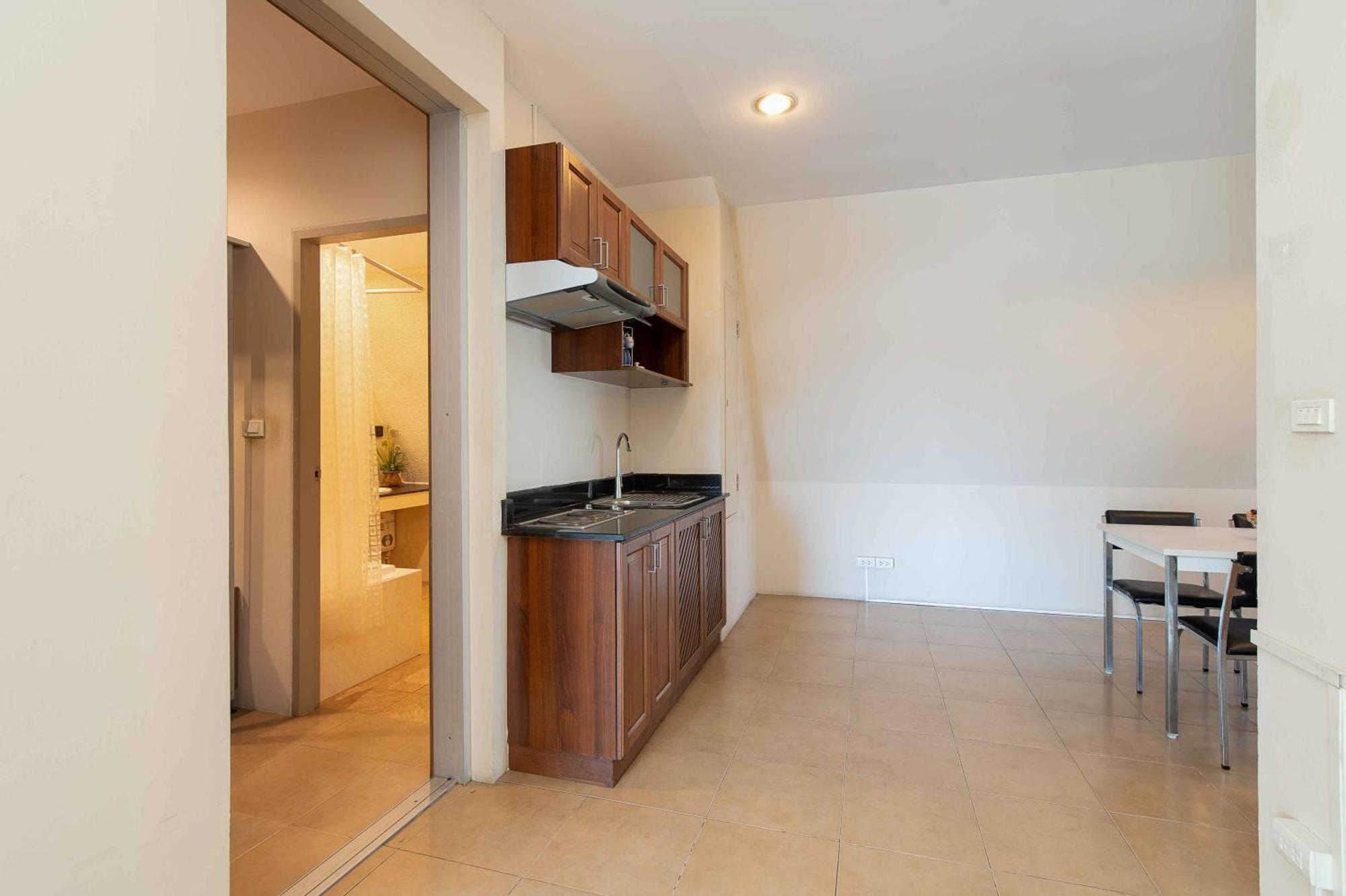 181 Ekkamai Apartment Bangkok