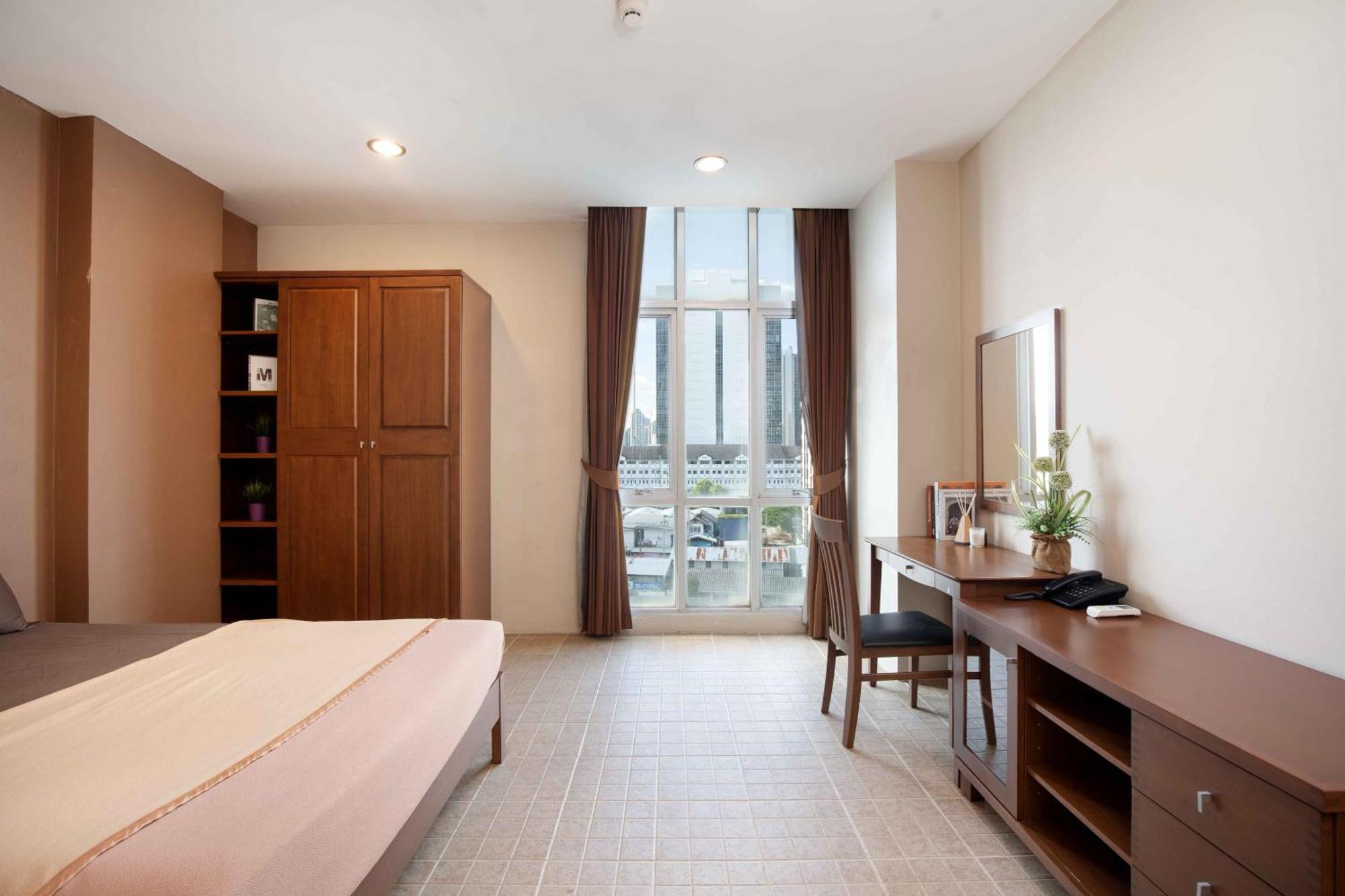181 Ekkamai Bangkok