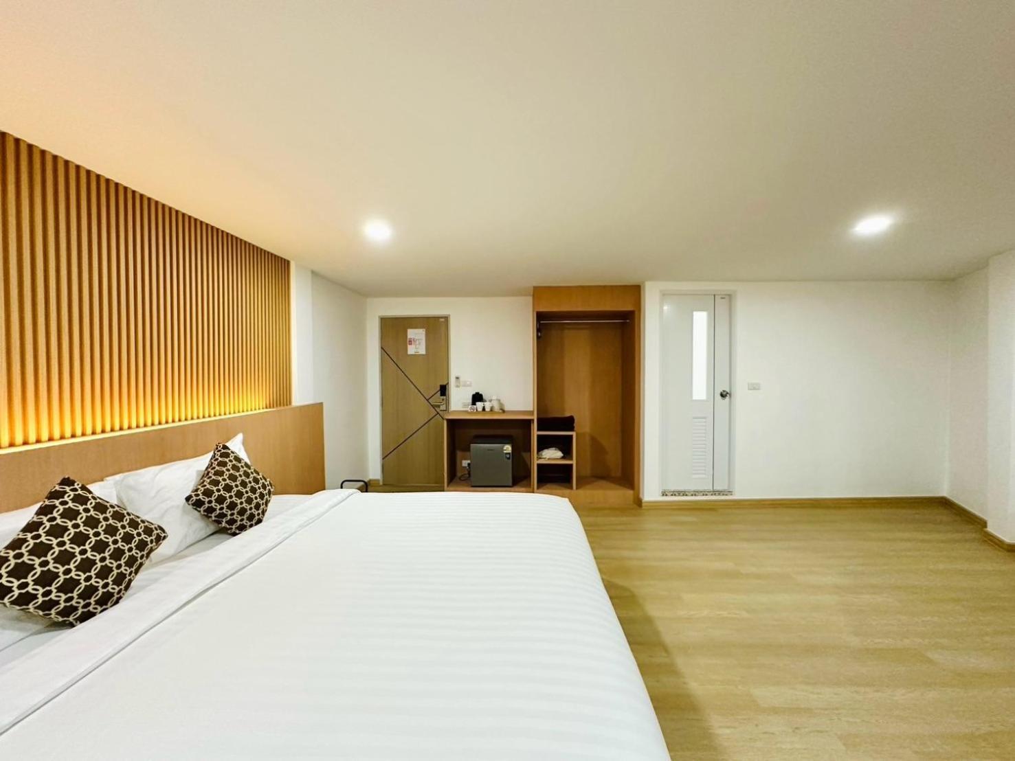 The Cozy 77 3*
