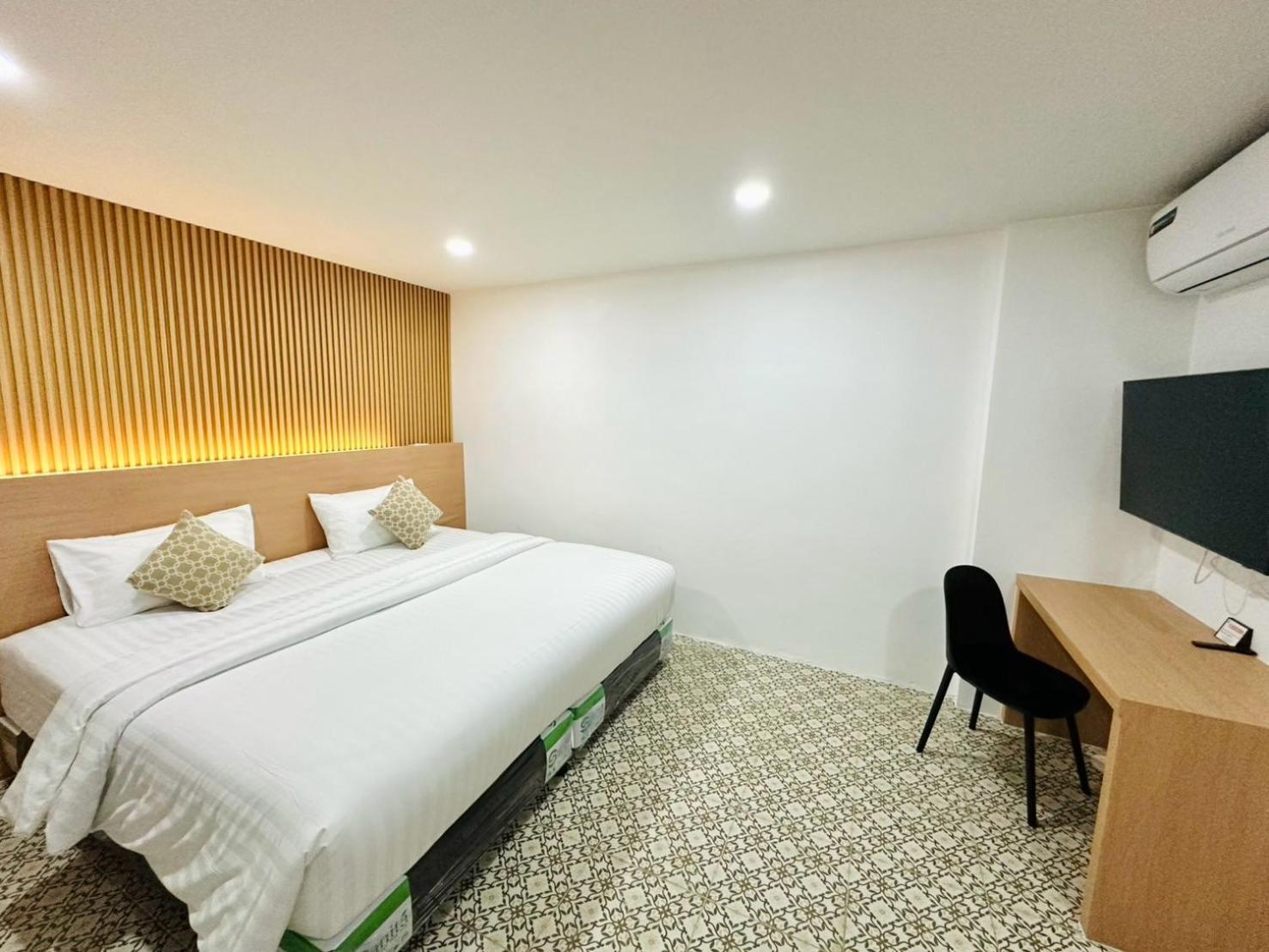 The Cozy 77 Hotel