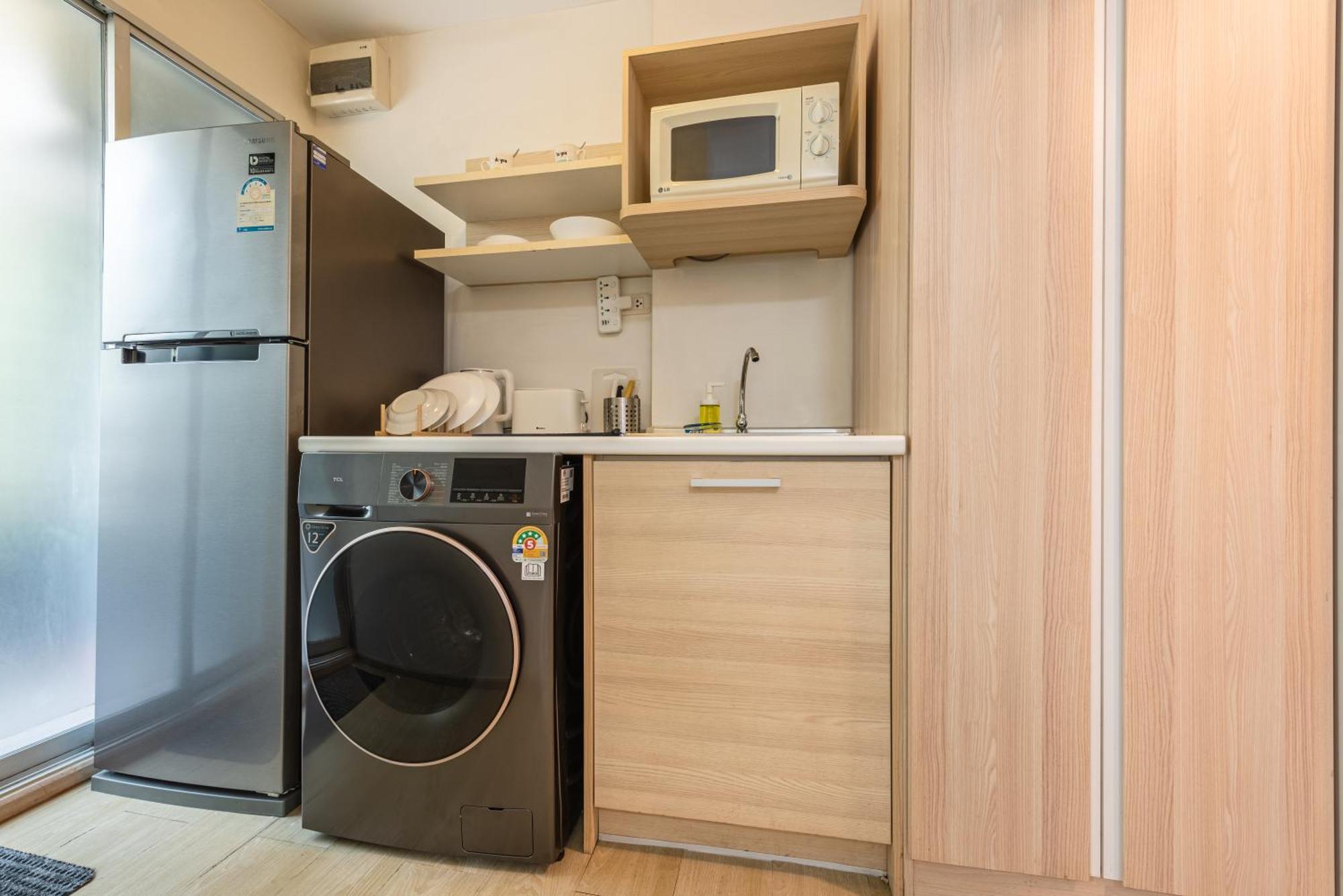 Apartment Elio Del Ray Bts Punnawithi Bangkok