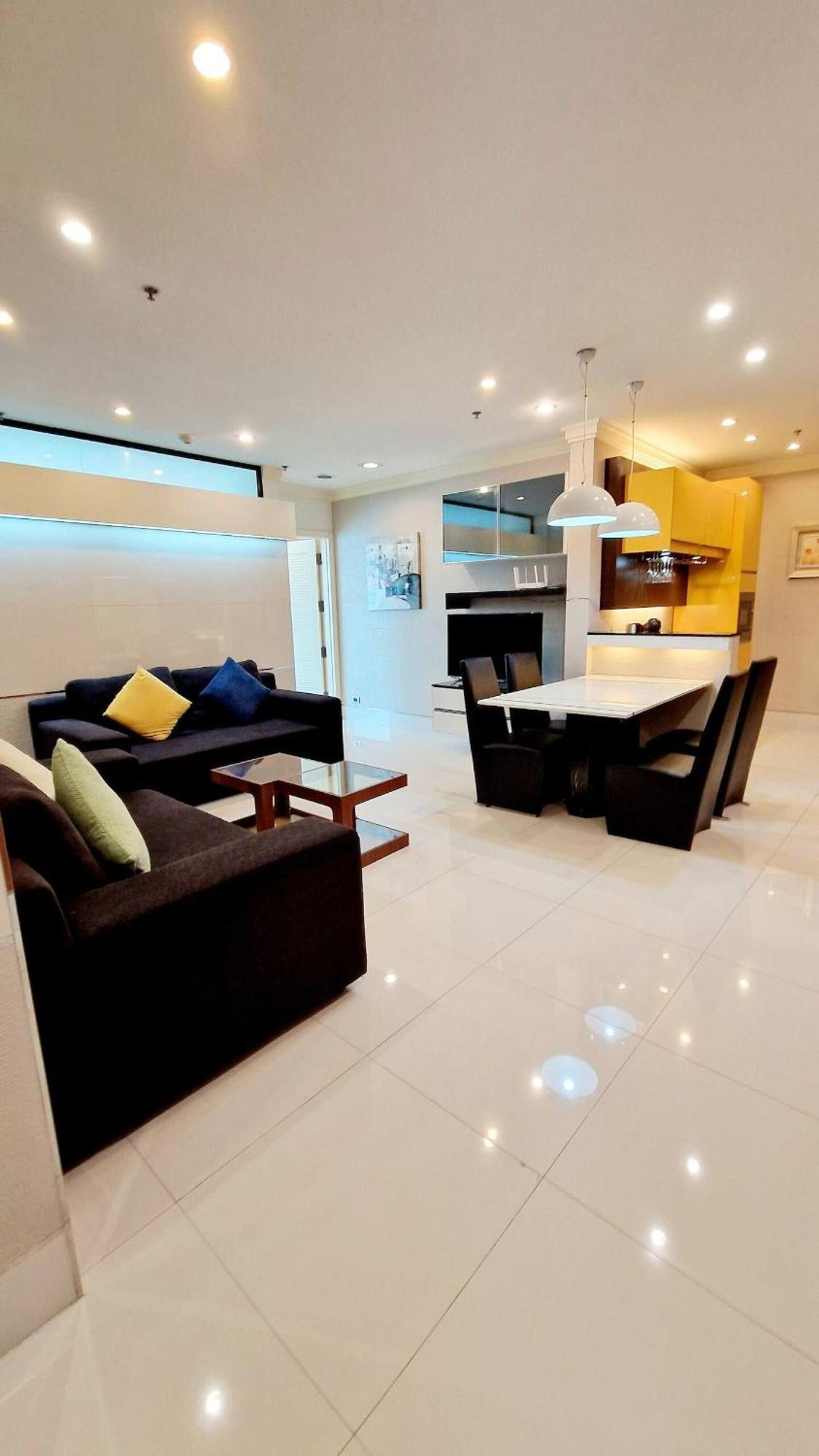 Extremely Spacious Cool Asoke Sleeps 8 *