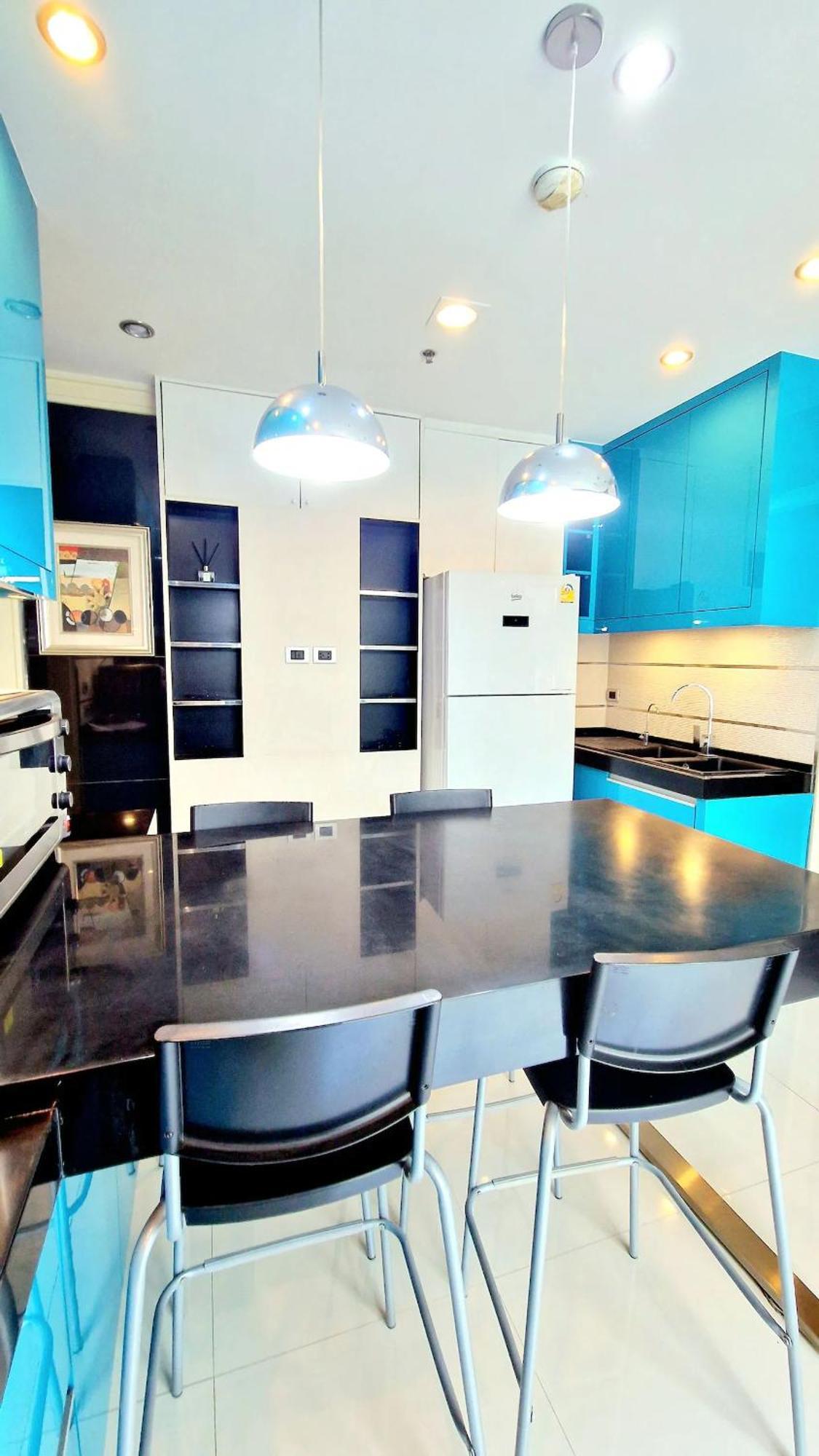 Apartment Extremely Spacious Cool Asoke Sleeps 8 Bangkok