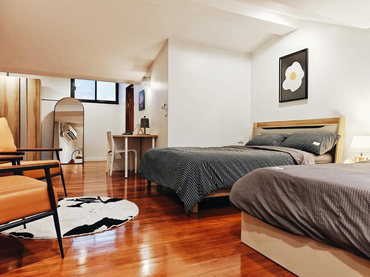 4br Modern Art With Free Wi-fi Netflix Vinyl Villa Bangkok