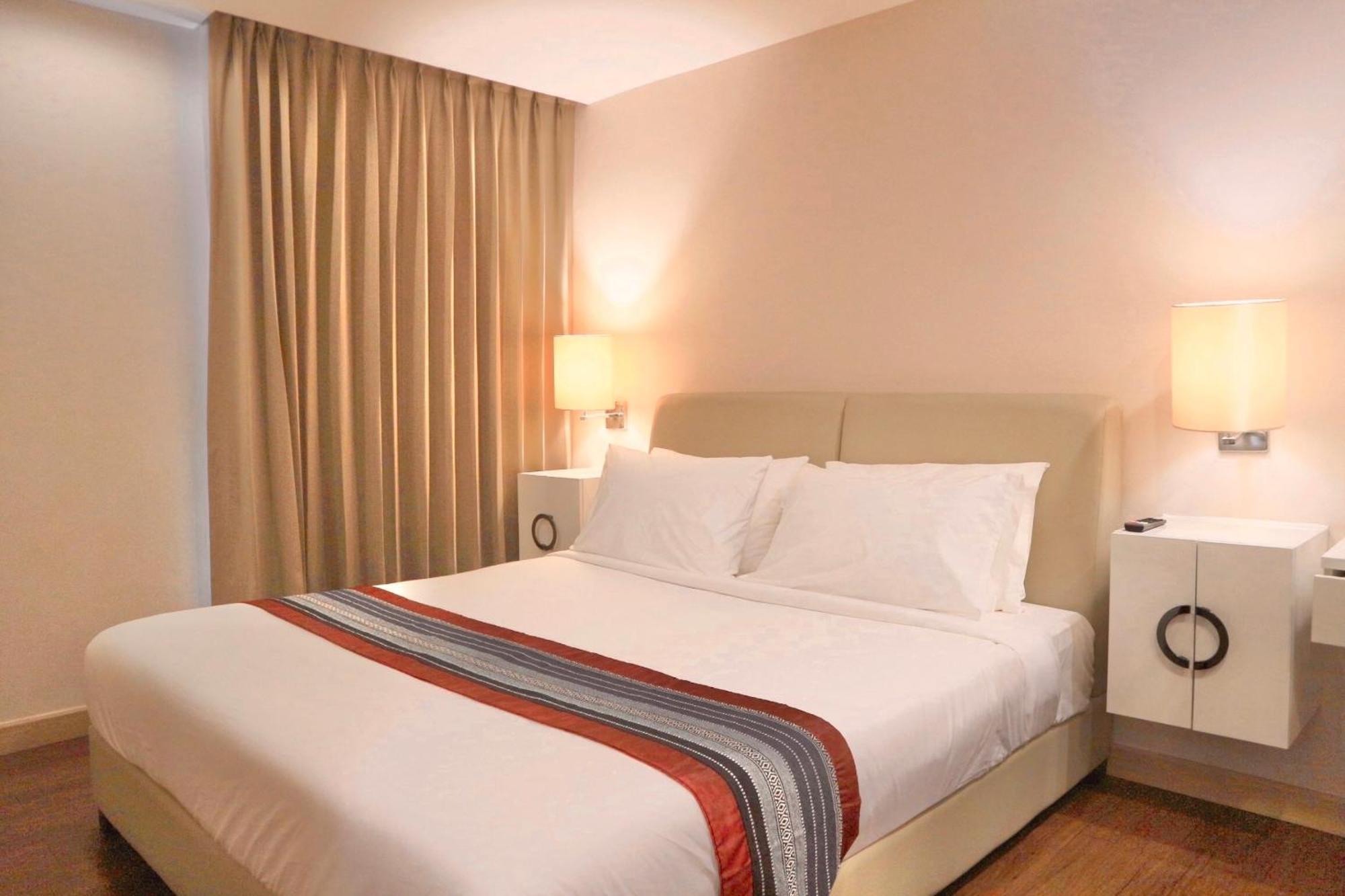 Hotel Icon Narindra An Expansive And Elegant With A Complimentary Minibar Service 4*