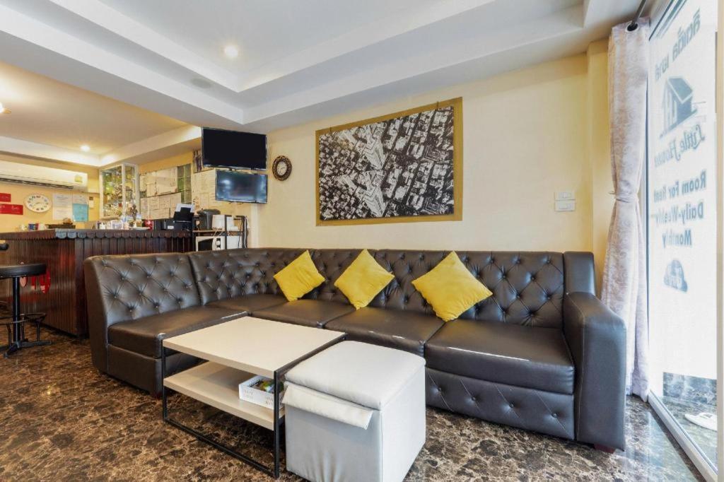 Oyo 818 Suksomboon Hotel Bangkok