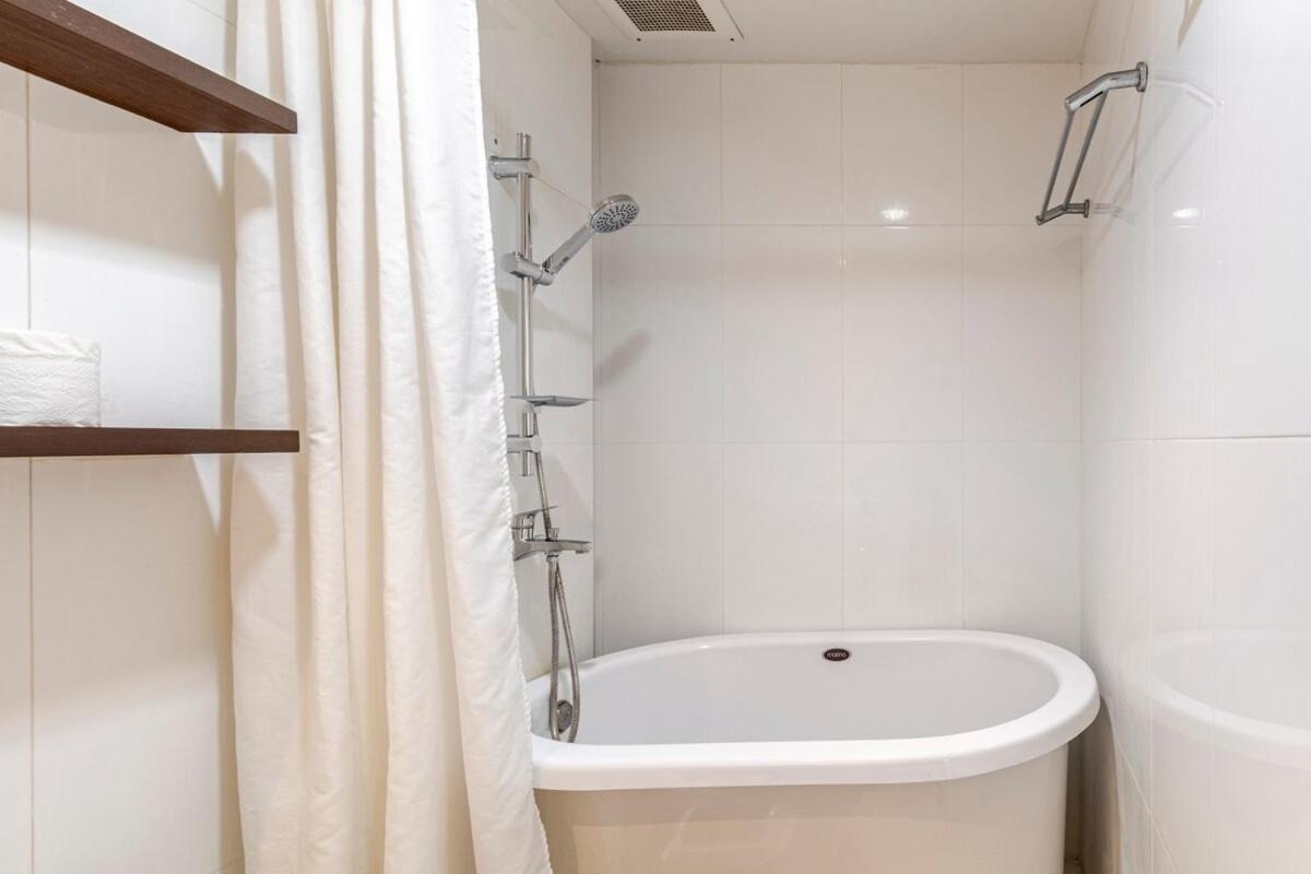 Apartment 2 Bedroom In Downtown Bts Chitlom Bkk