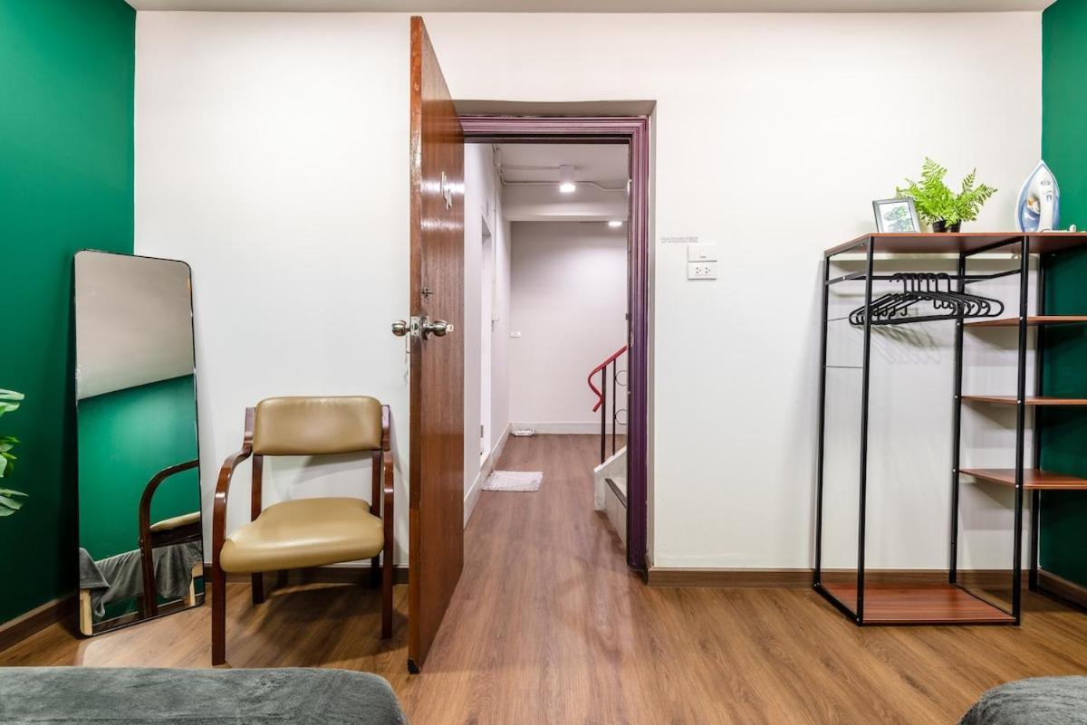 The Sleepyard Sathorn 11 Holiday home