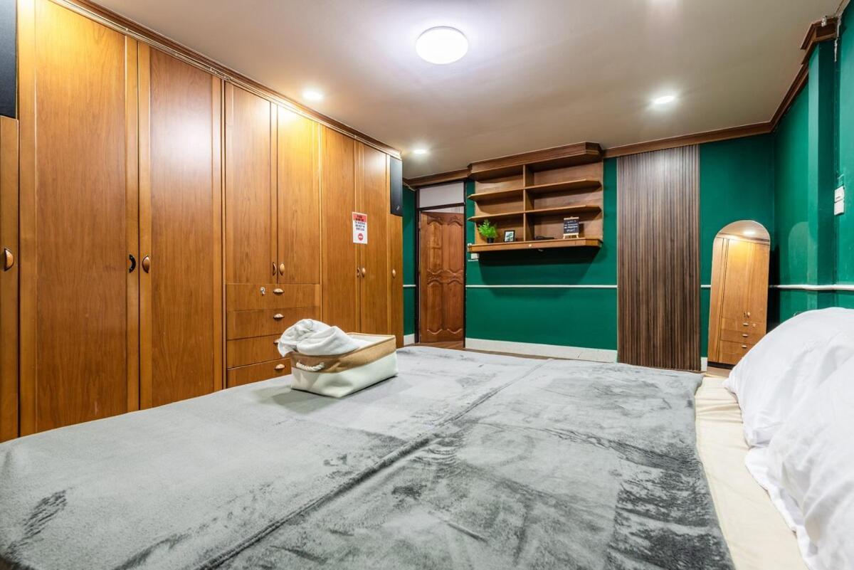 The Sleepyard Sathorn 11 Holiday home