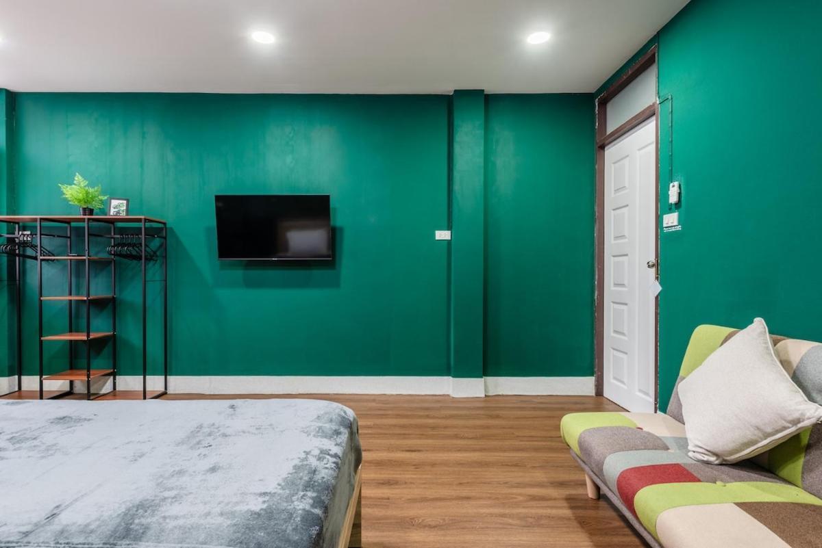 The Sleepyard Sathorn 11 Holiday home