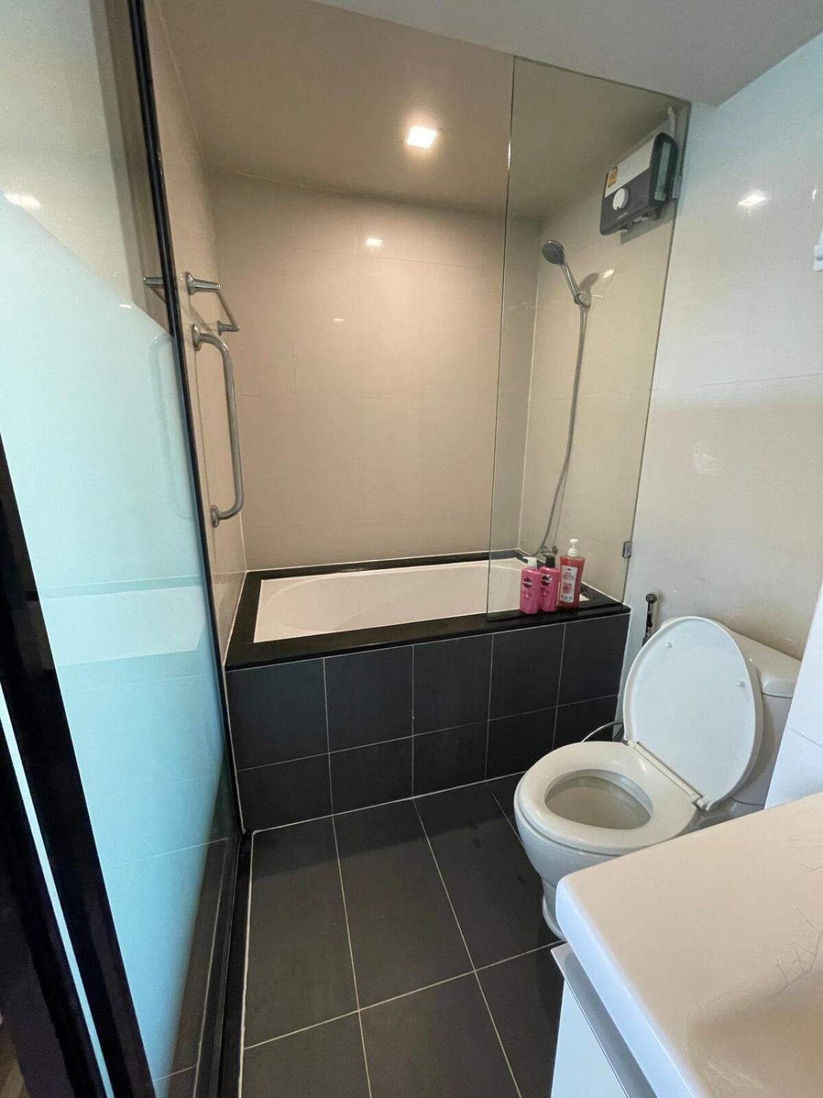 4pax Mrt Bts Asoke, Terminal21 Apartment