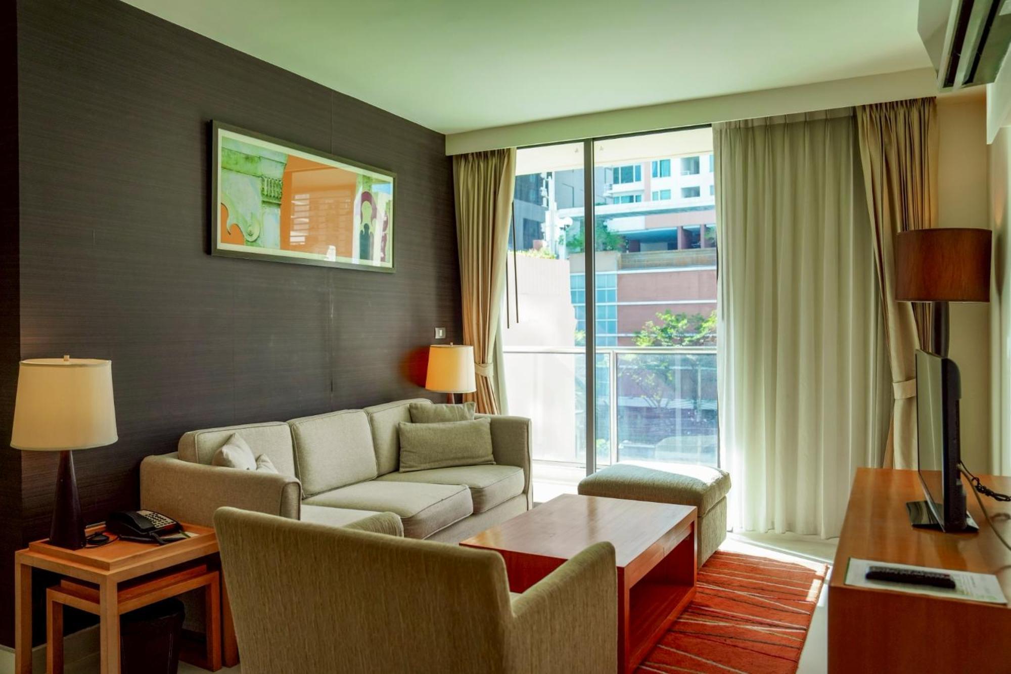 Oakwood Sukhumvit 24 Hotel