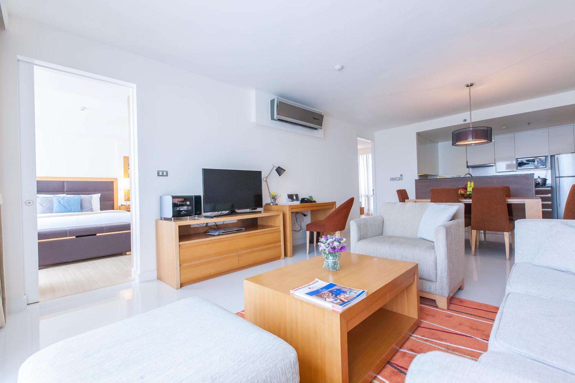 Oakwood Sukhumvit 24 Hotel 4*