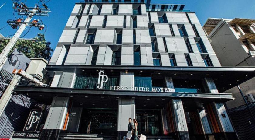 Hotel First Pride 3*