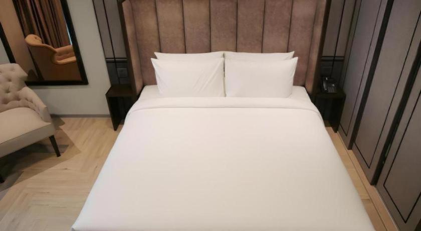 First Pride Hotel Bangkok